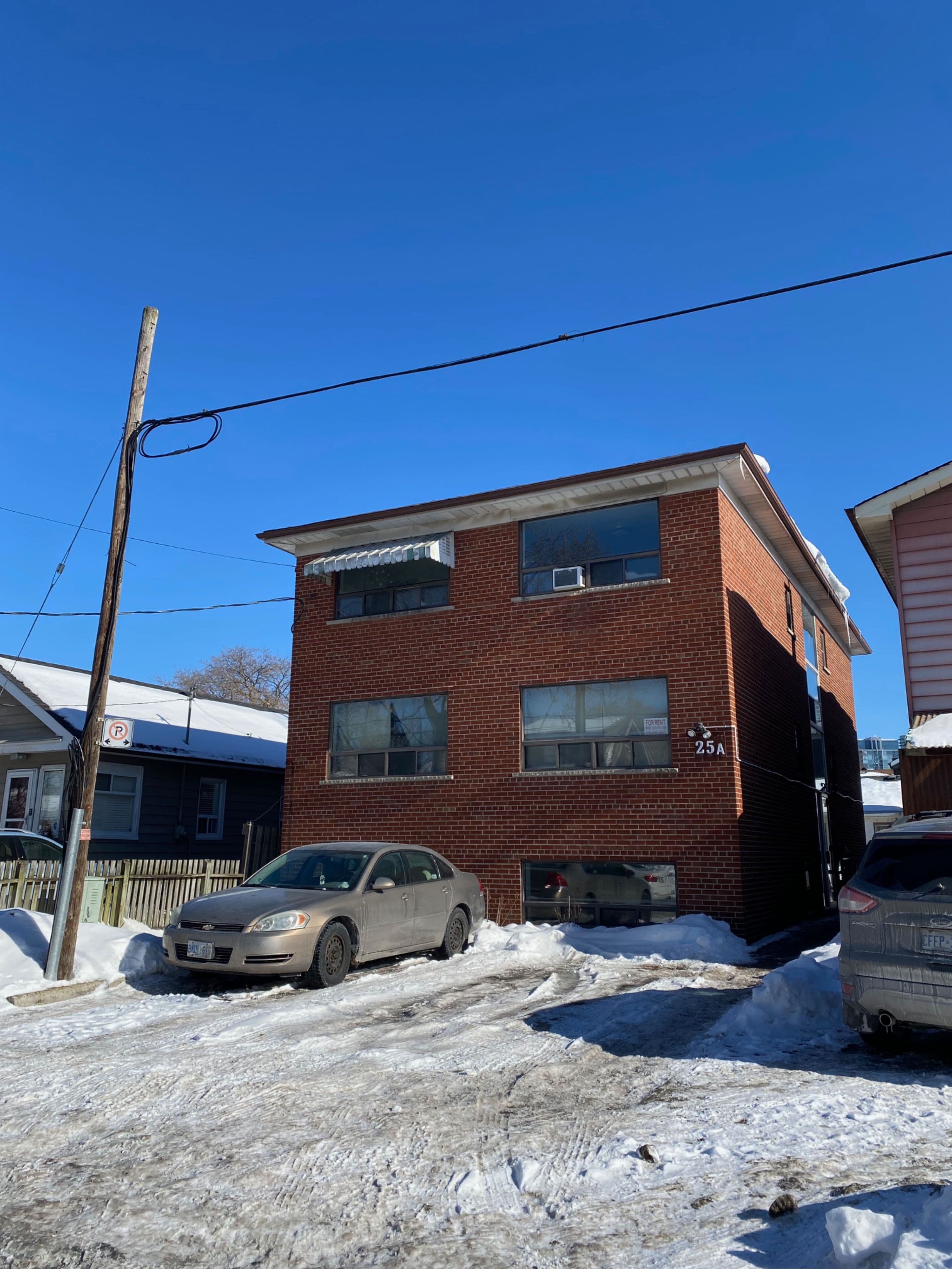 25A Milton Street #2, Toronto W06, ON M8Y 2X7