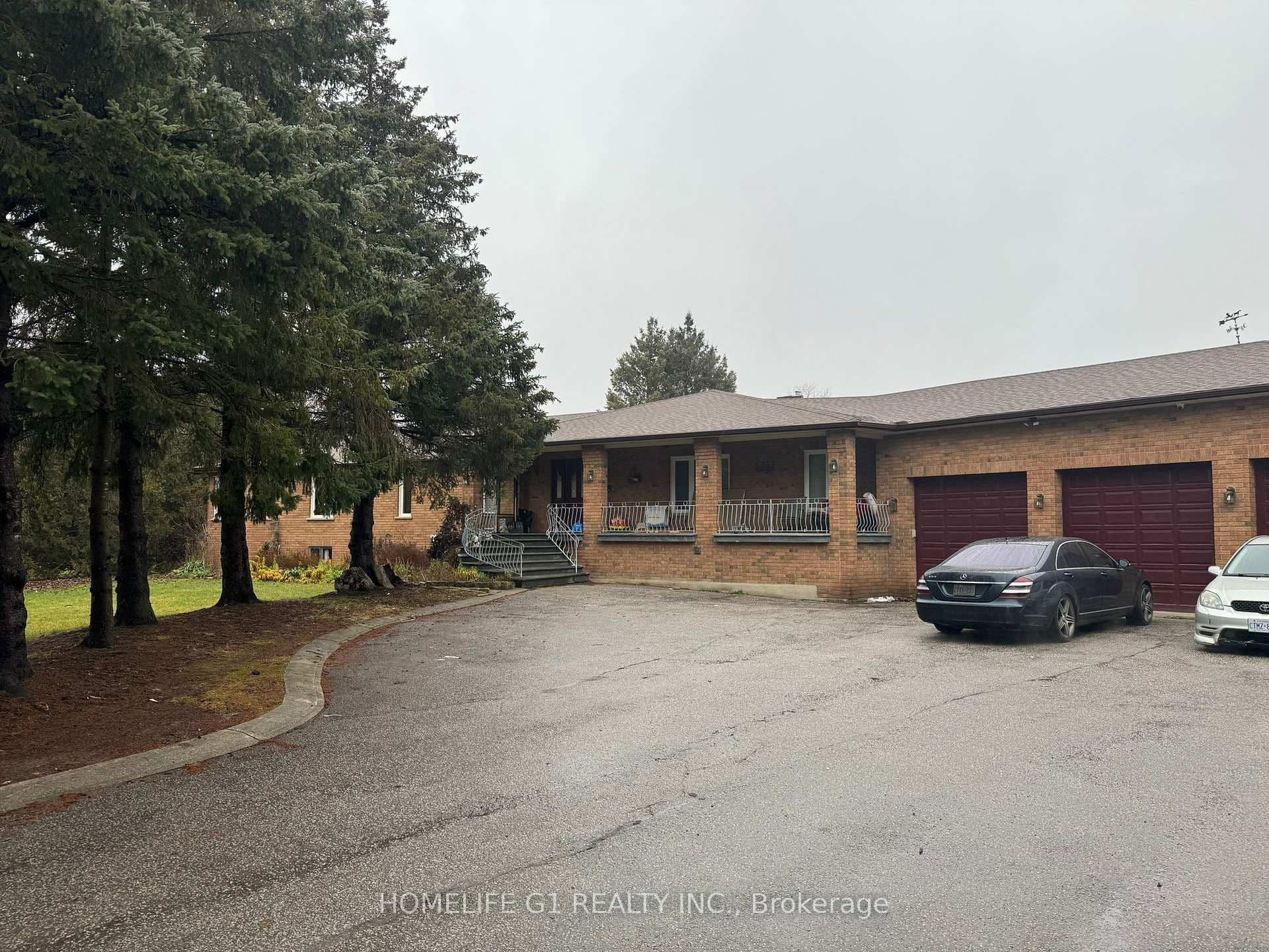 8 Rosegarden Drive, Brampton, ON L6P 0E6