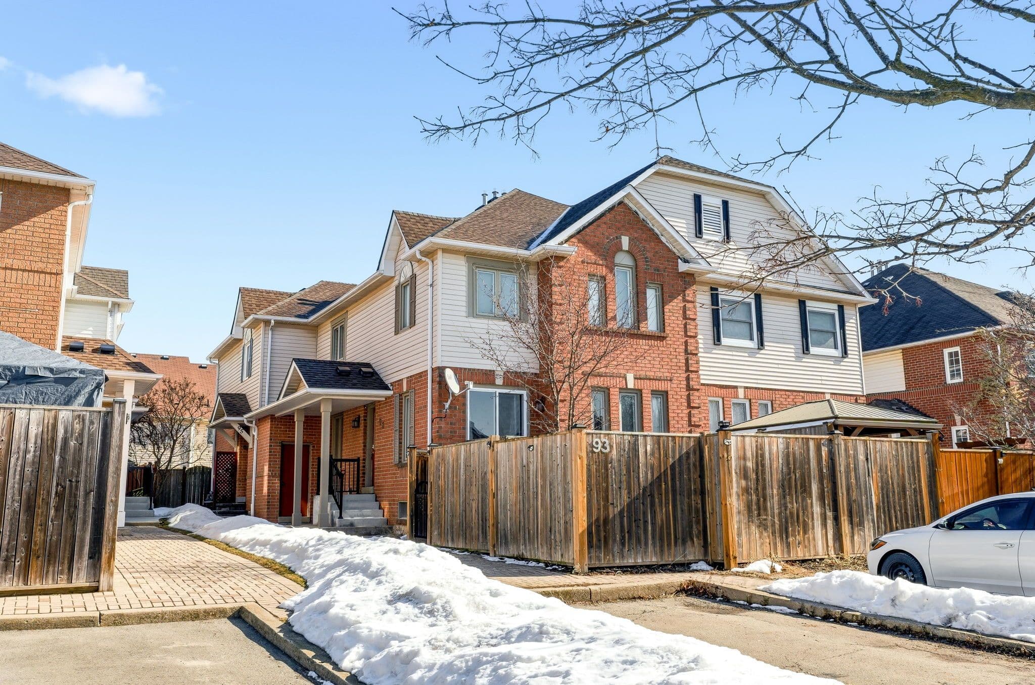 95 Thornlodge Drive, Hamilton, ON L8B 0L9