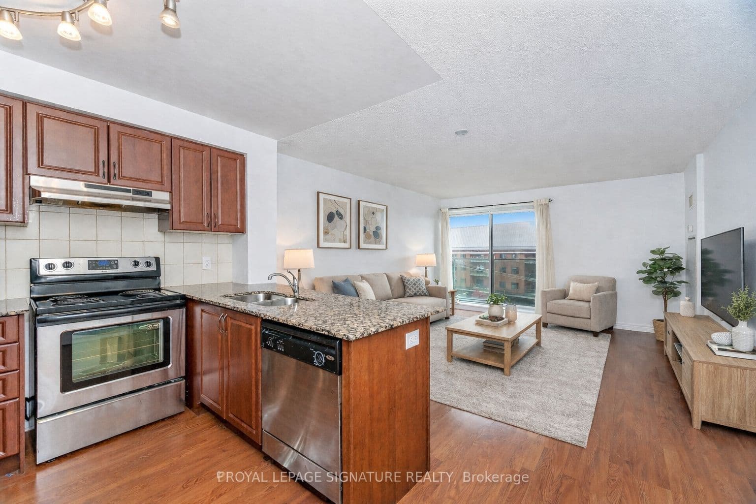 60 Fairfax Crescent 510, Toronto E04, ON M1L 1Z8