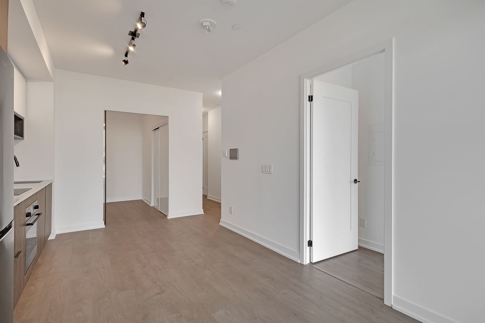 5 Defries Street 303, Toronto C08, ON M5A 3R4