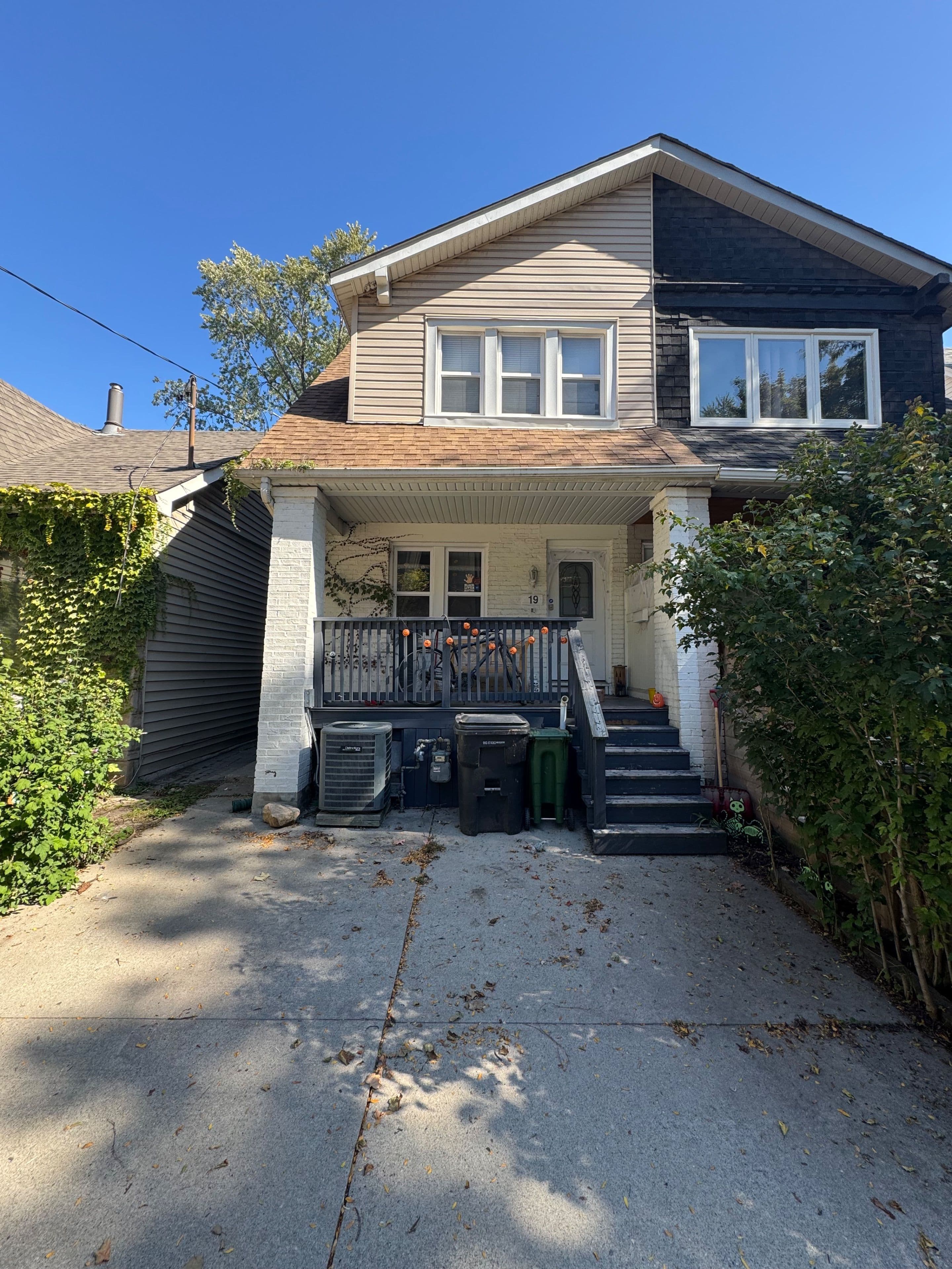 19 Lewis Street Main #2, Toronto E01, ON M4M 2H2