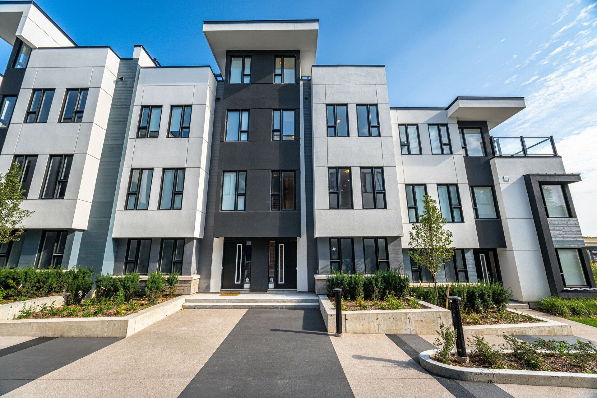 18 Mariners Pier Way, Orillia, ON L3V 8P4