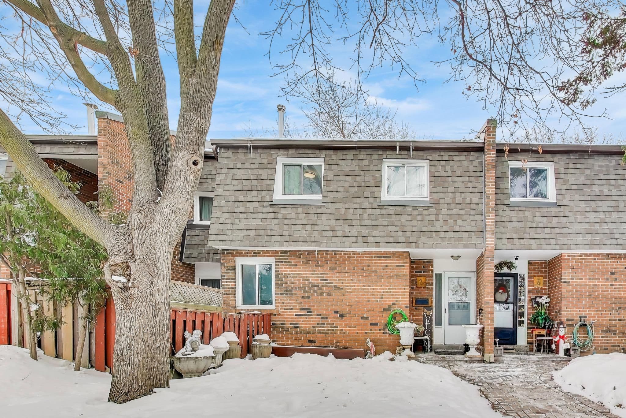 105 Dovedale Drive 2, Whitby, ON L1N 1Z7