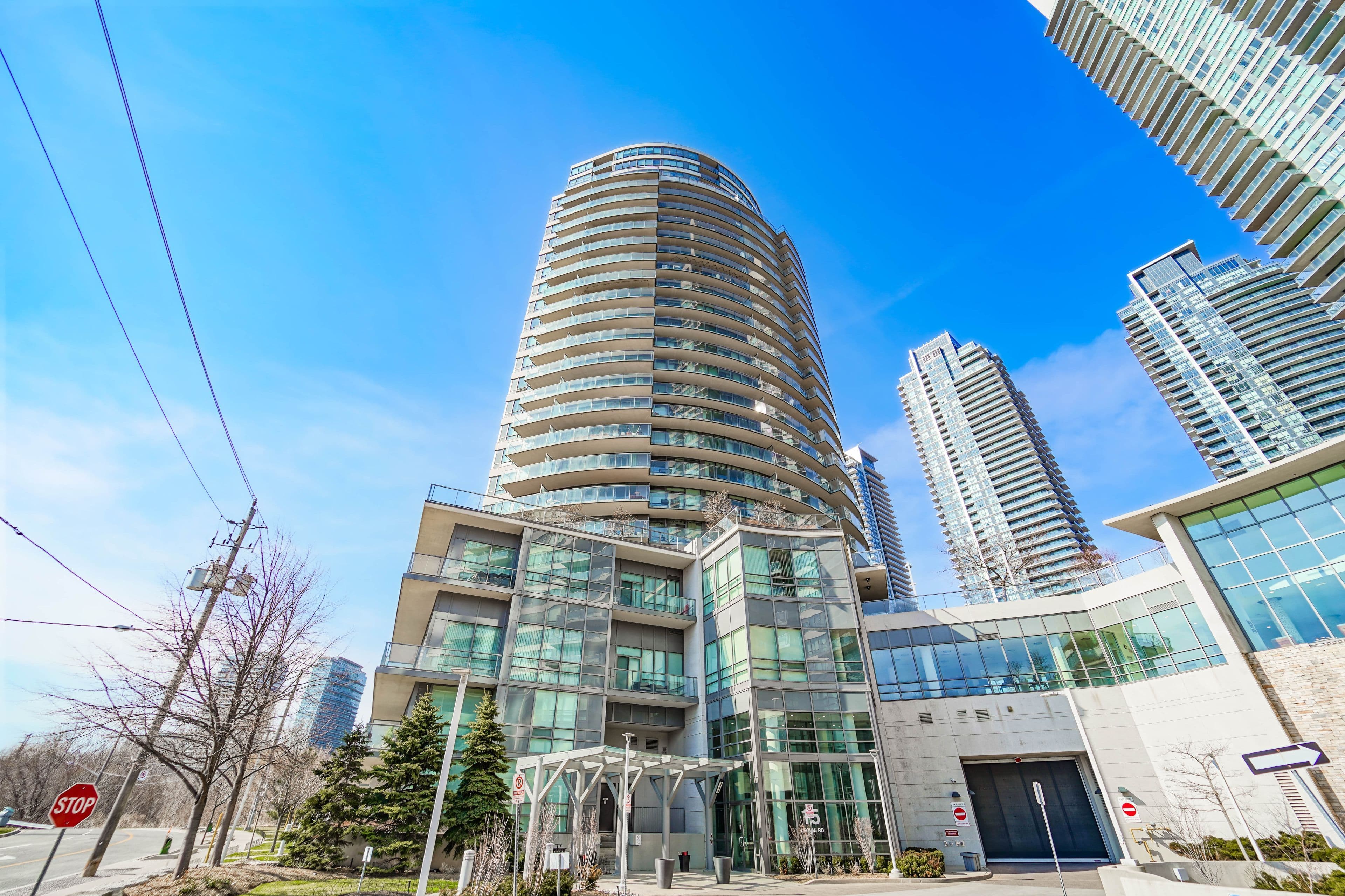 15 Legion Road 607, Toronto W06, ON M8V 0A9