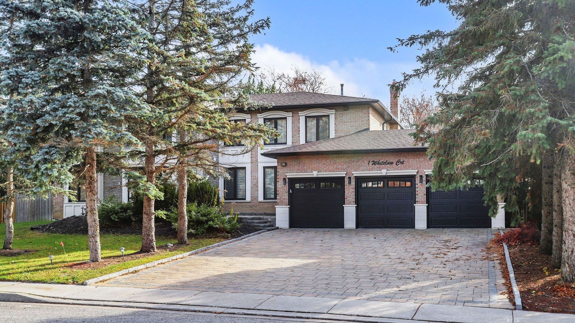 1 Whitelaw Court, Markham, ON L3T 5E6