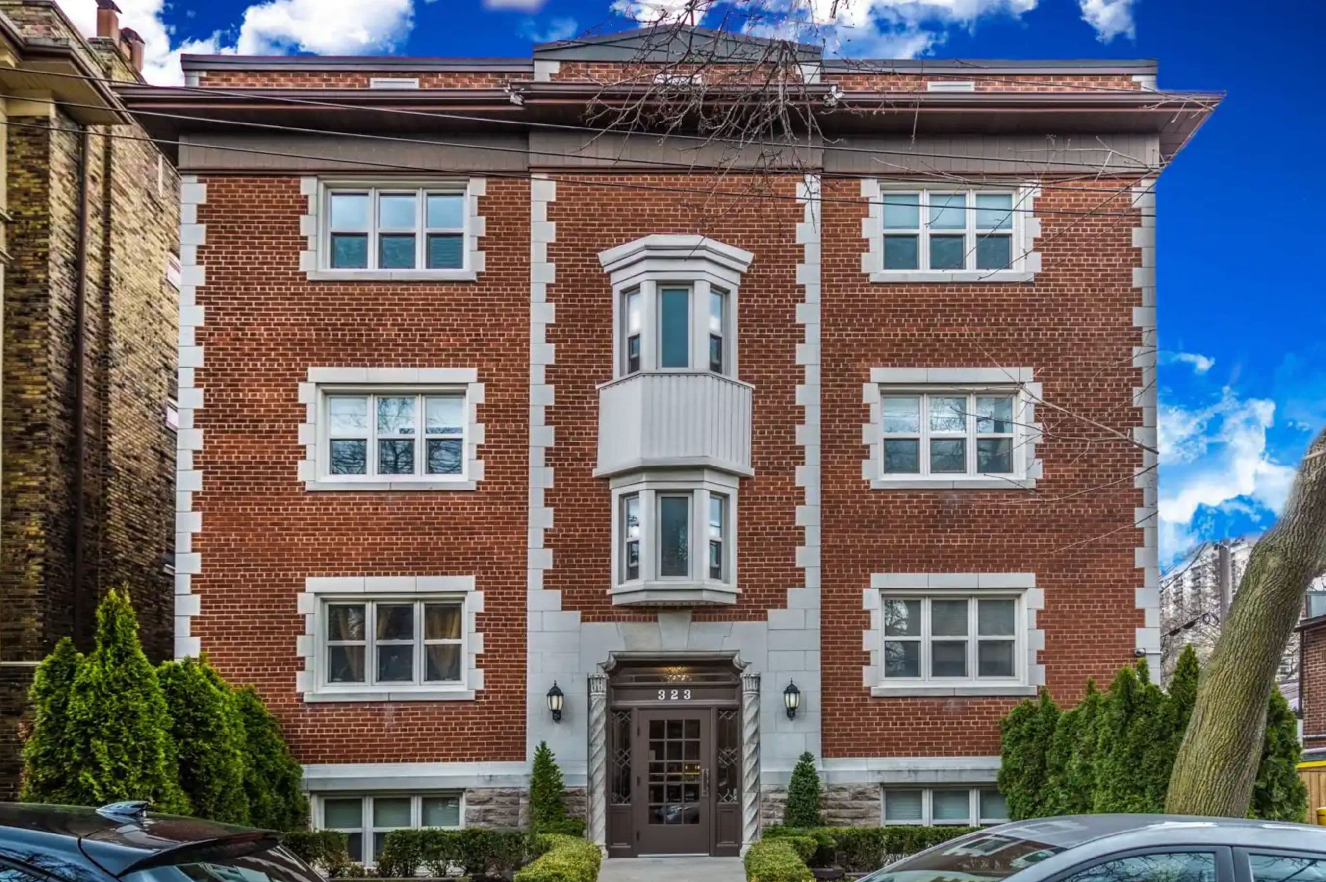 323 Lonsdale Street 102, Toronto C03, ON M4V 1X3