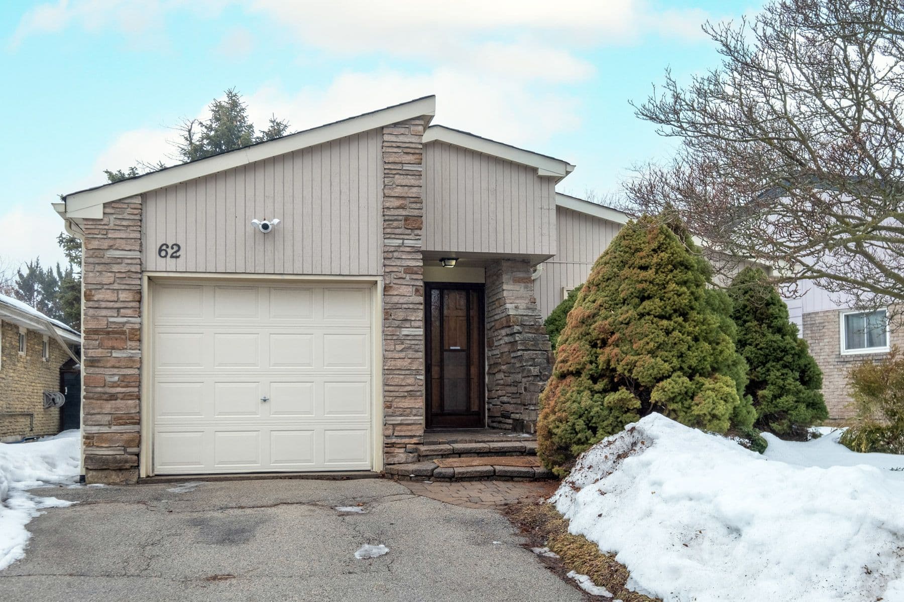 62 Ardgowan Crescent, Toronto E07, ON M1V 1B3