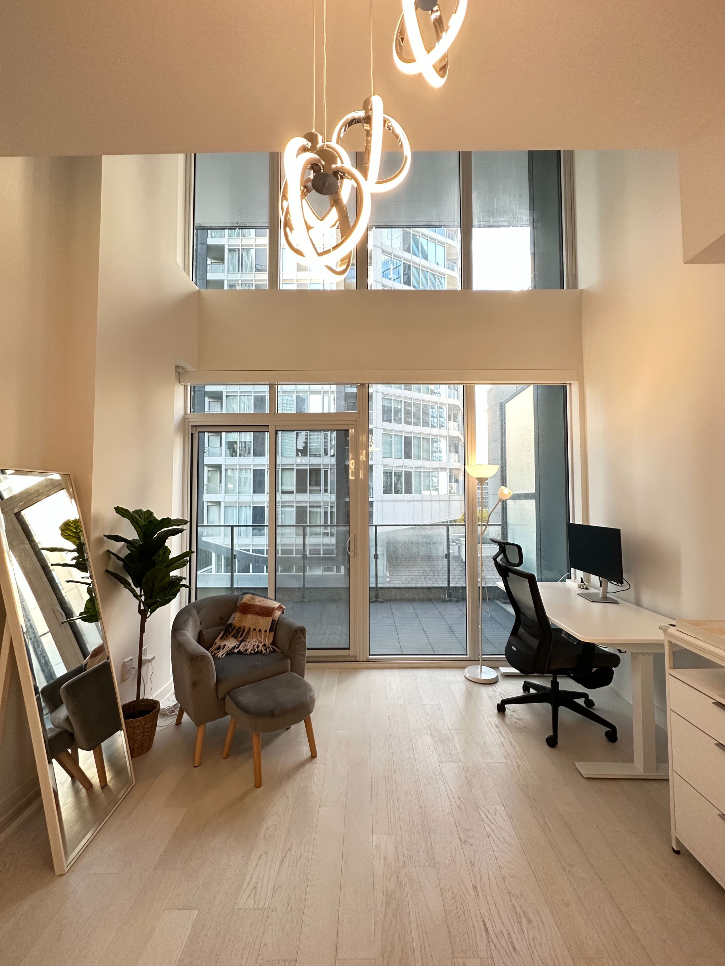 77 SHUTER Street 719, Toronto C08, ON M5B 0B8