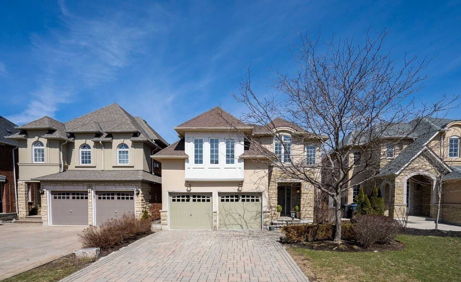 9 Sorbonne Drive, Brampton, ON L6P 1W5