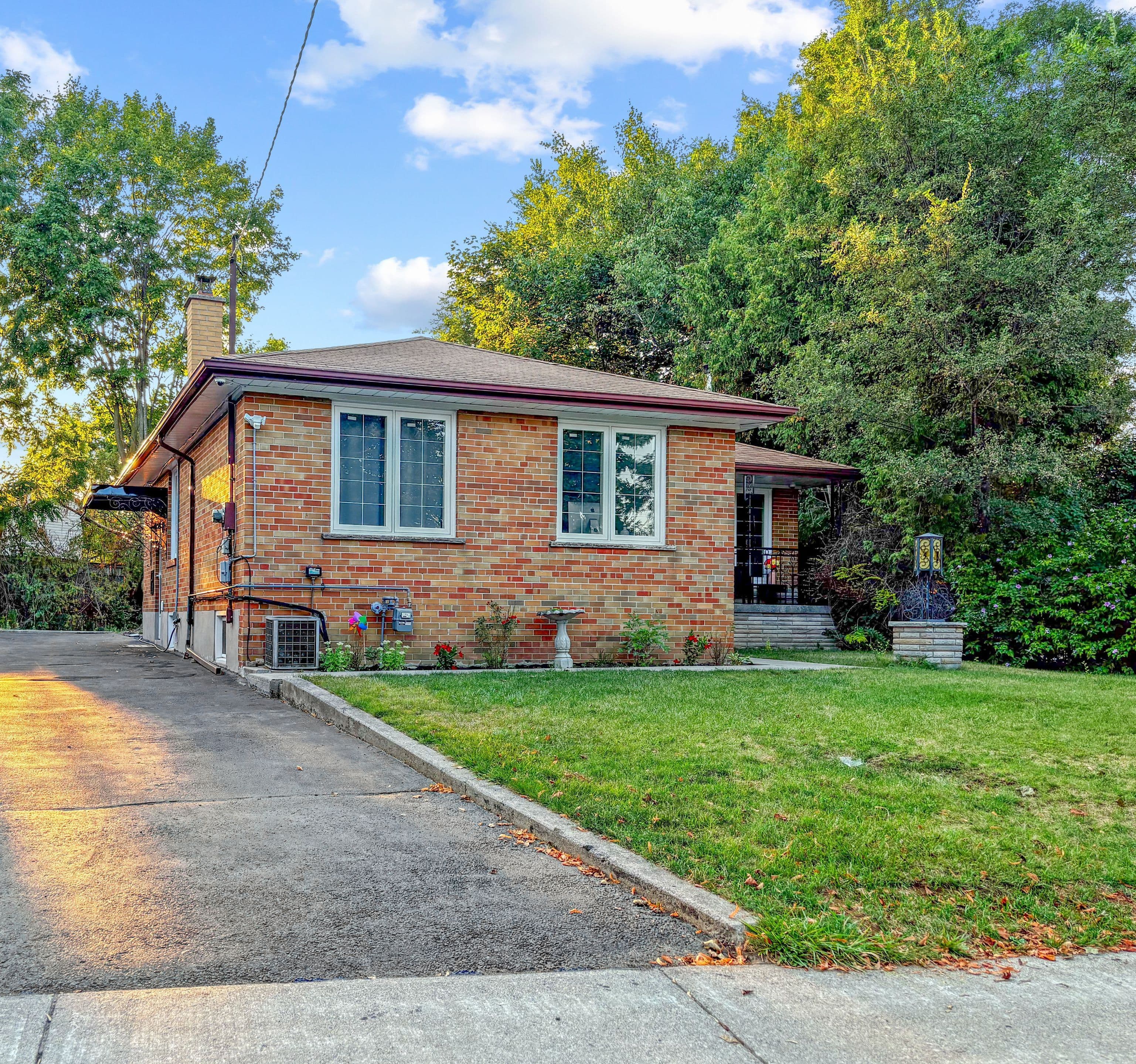 46 Ronway Crescent, Toronto E09, ON M1J 2S2