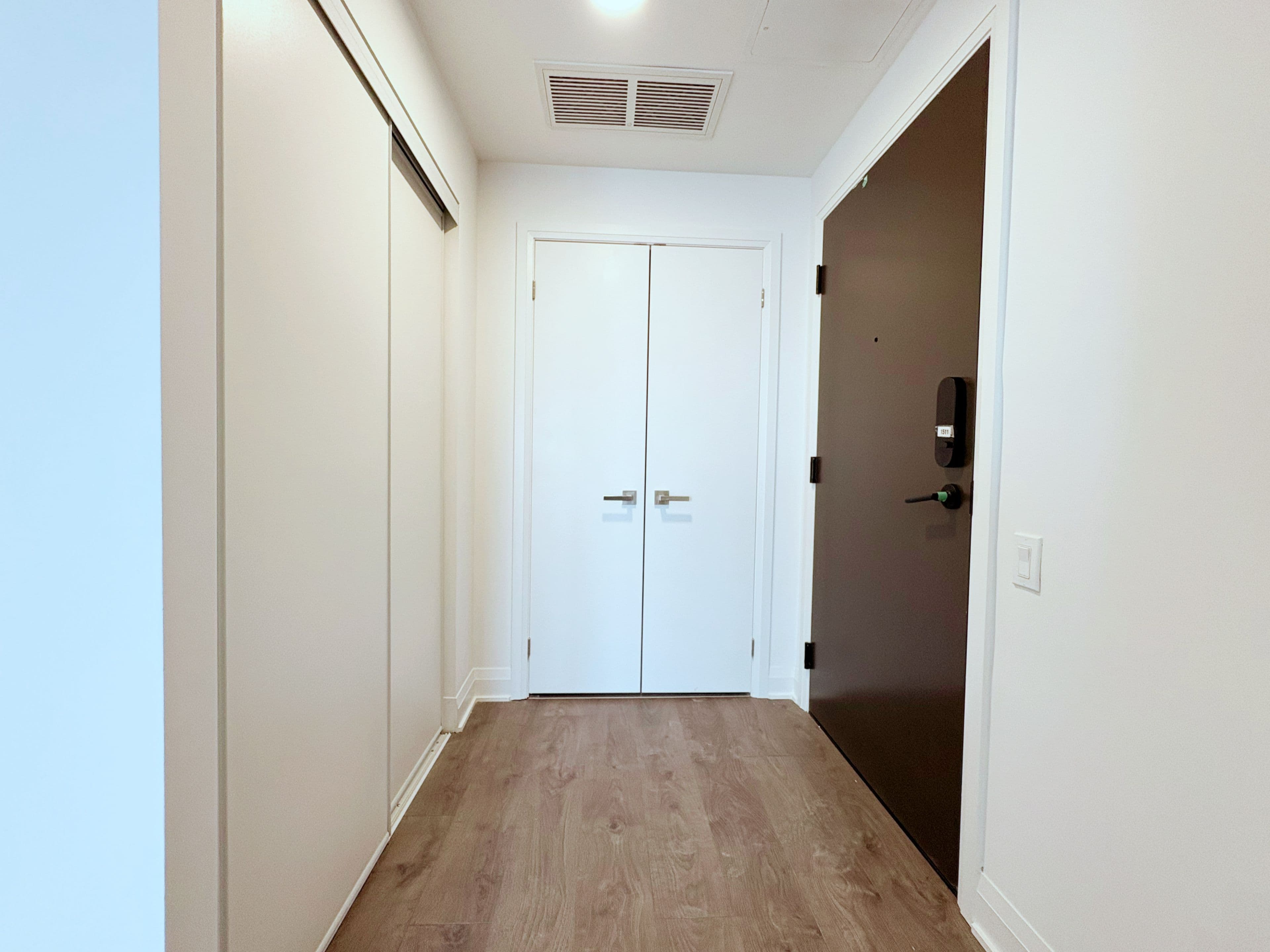 2 Erskine Road 1511, Mississauga, ON L5B 0S1