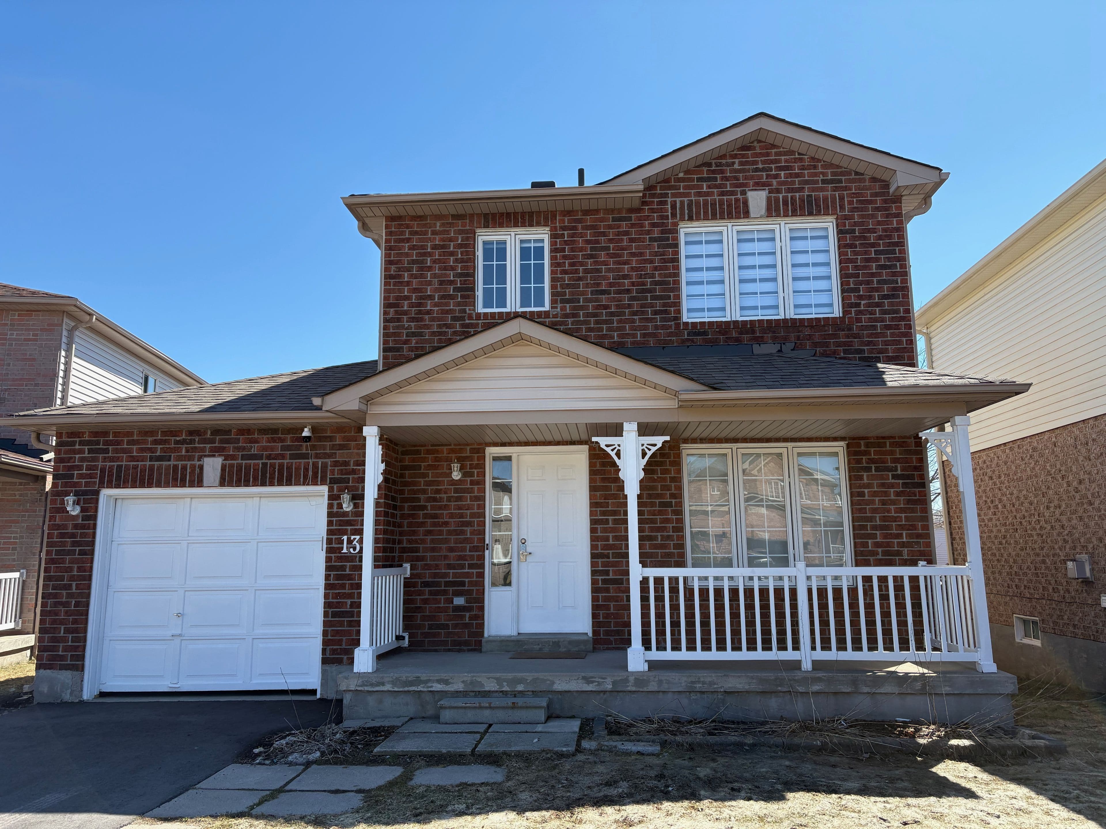 13 Golds Crescent, Barrie, ON L4N 8R5