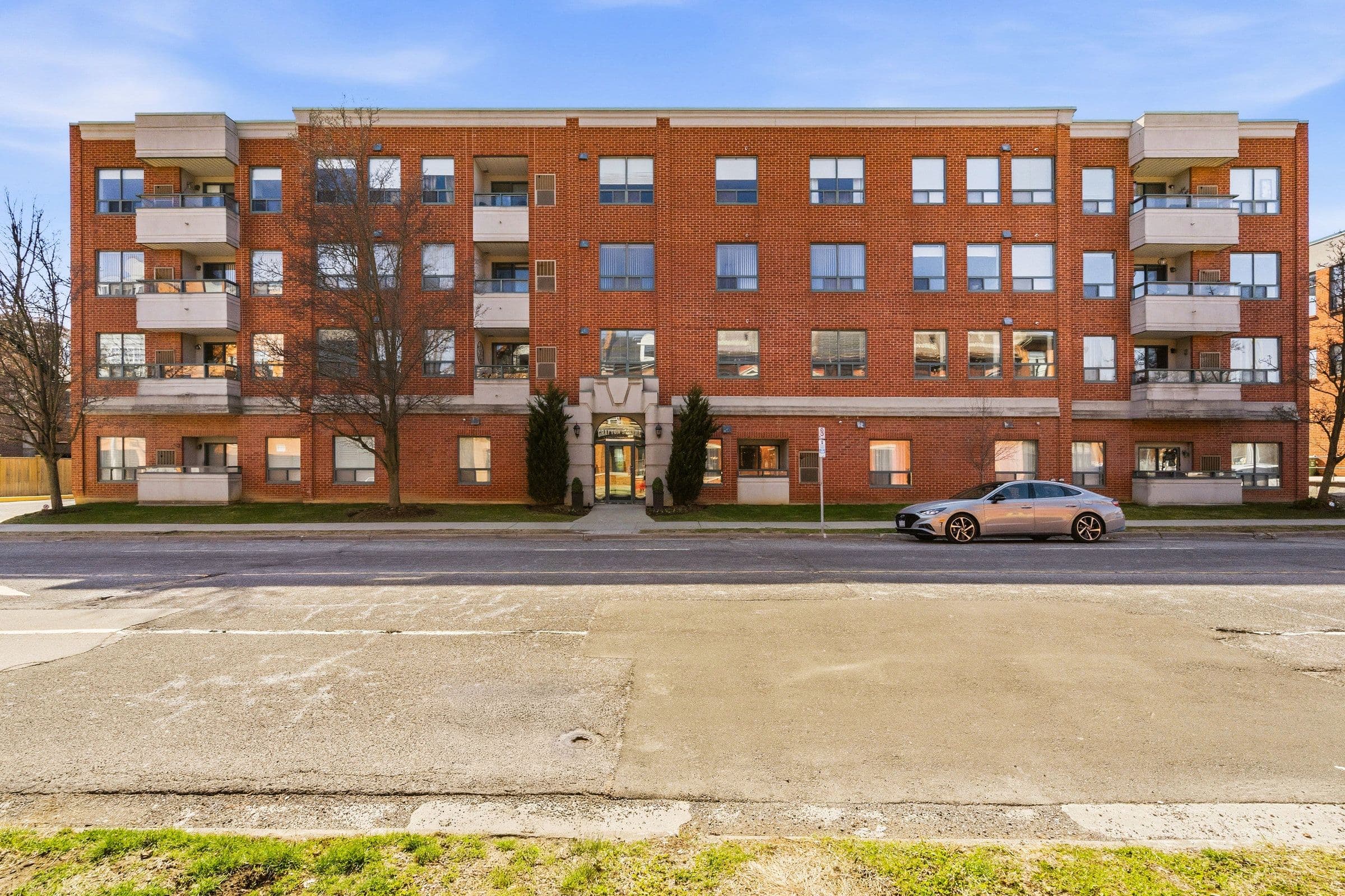 8 Main Street 203, Hamilton, ON L9H 1B8