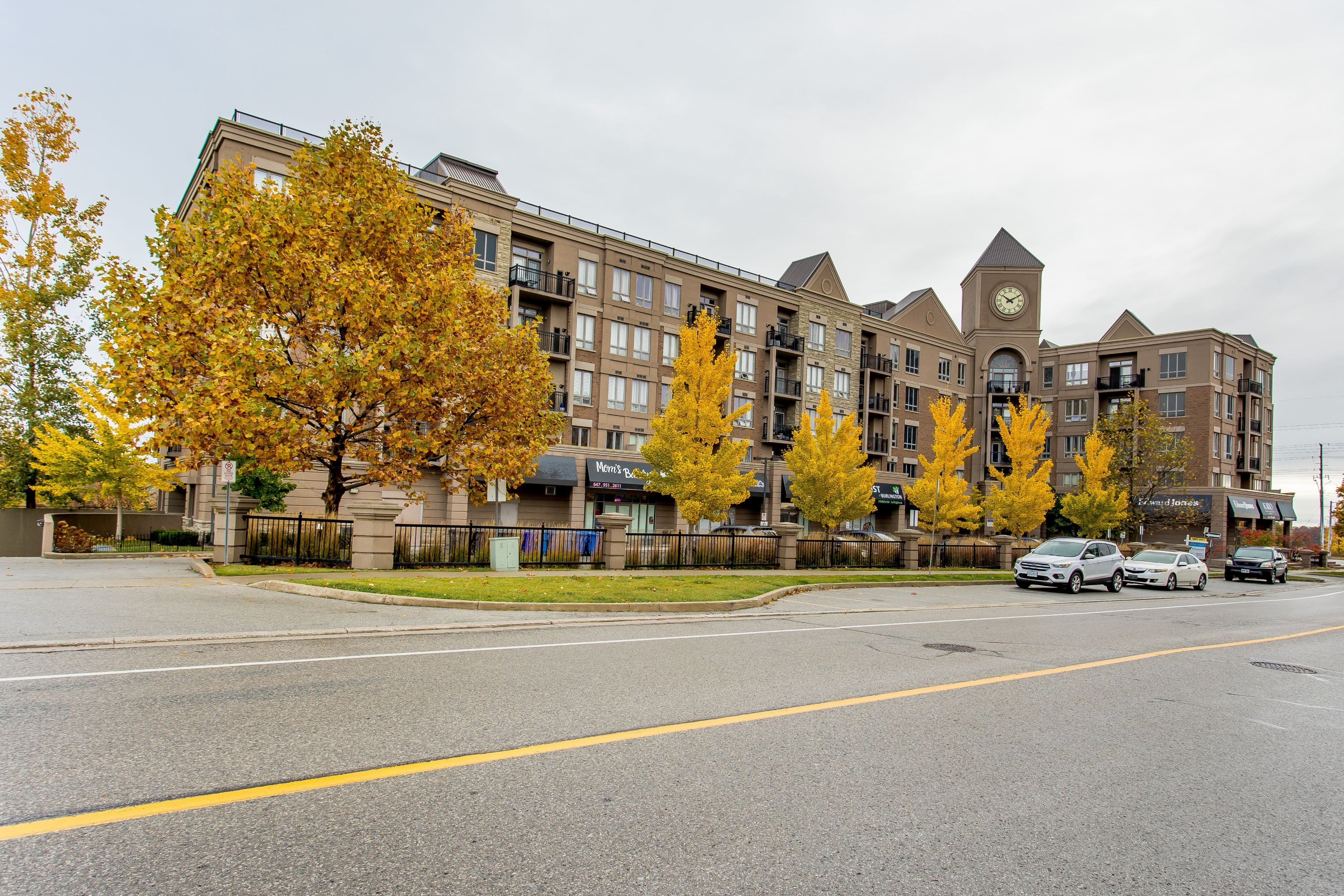 5327 Upper Middle Road 205, Burlington, ON L7L 0E9