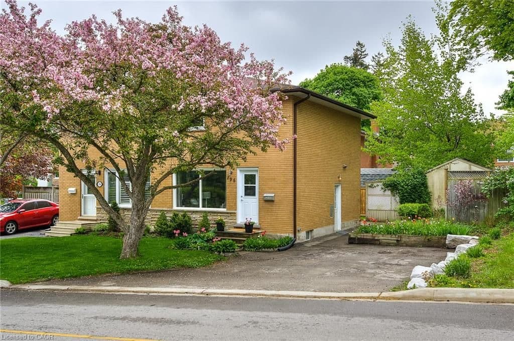 196 Walker Street, Cambridge, ON N3C 2C2