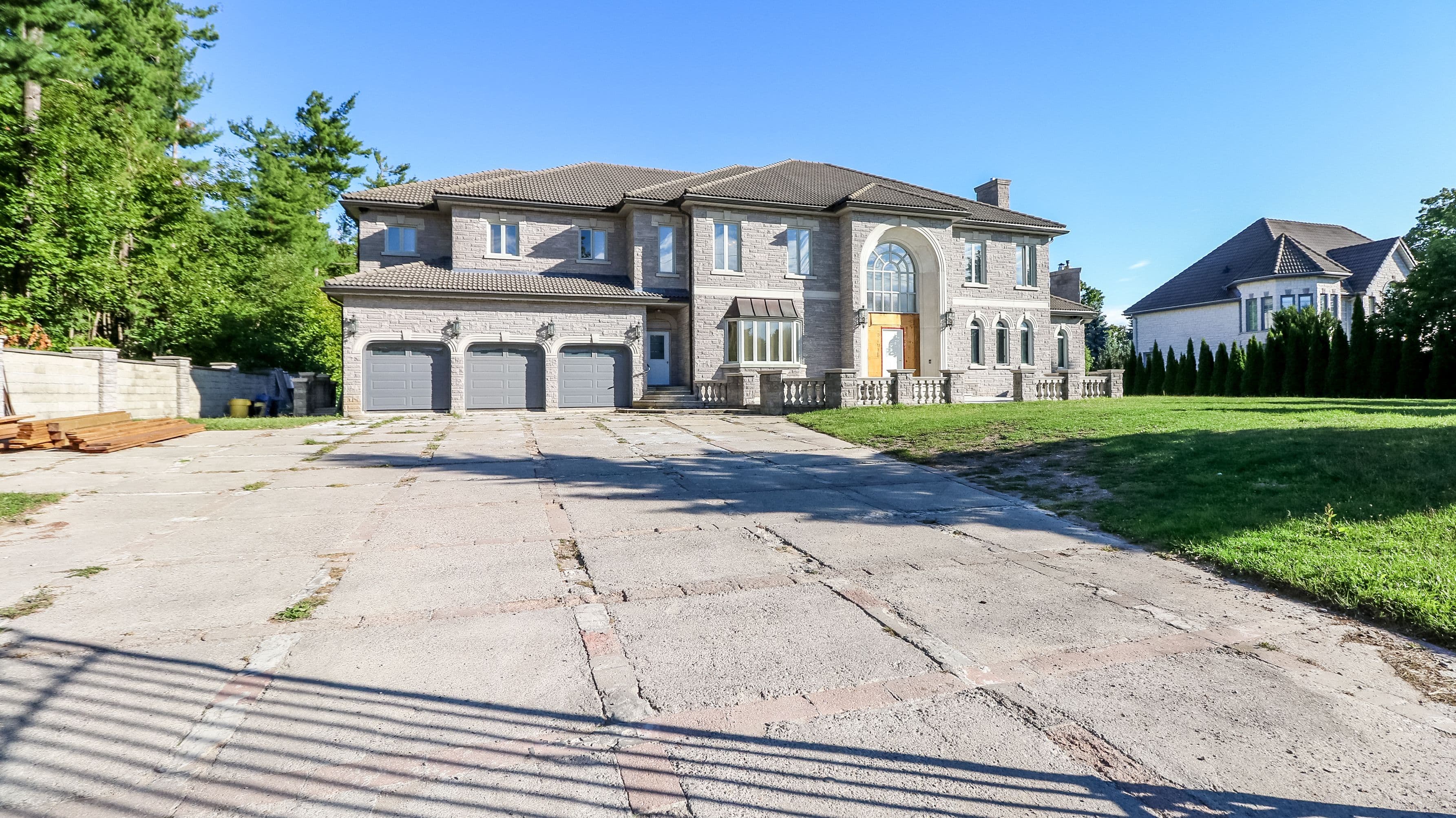 290 Tollendal Mill Road, Barrie, ON L4N 7S6