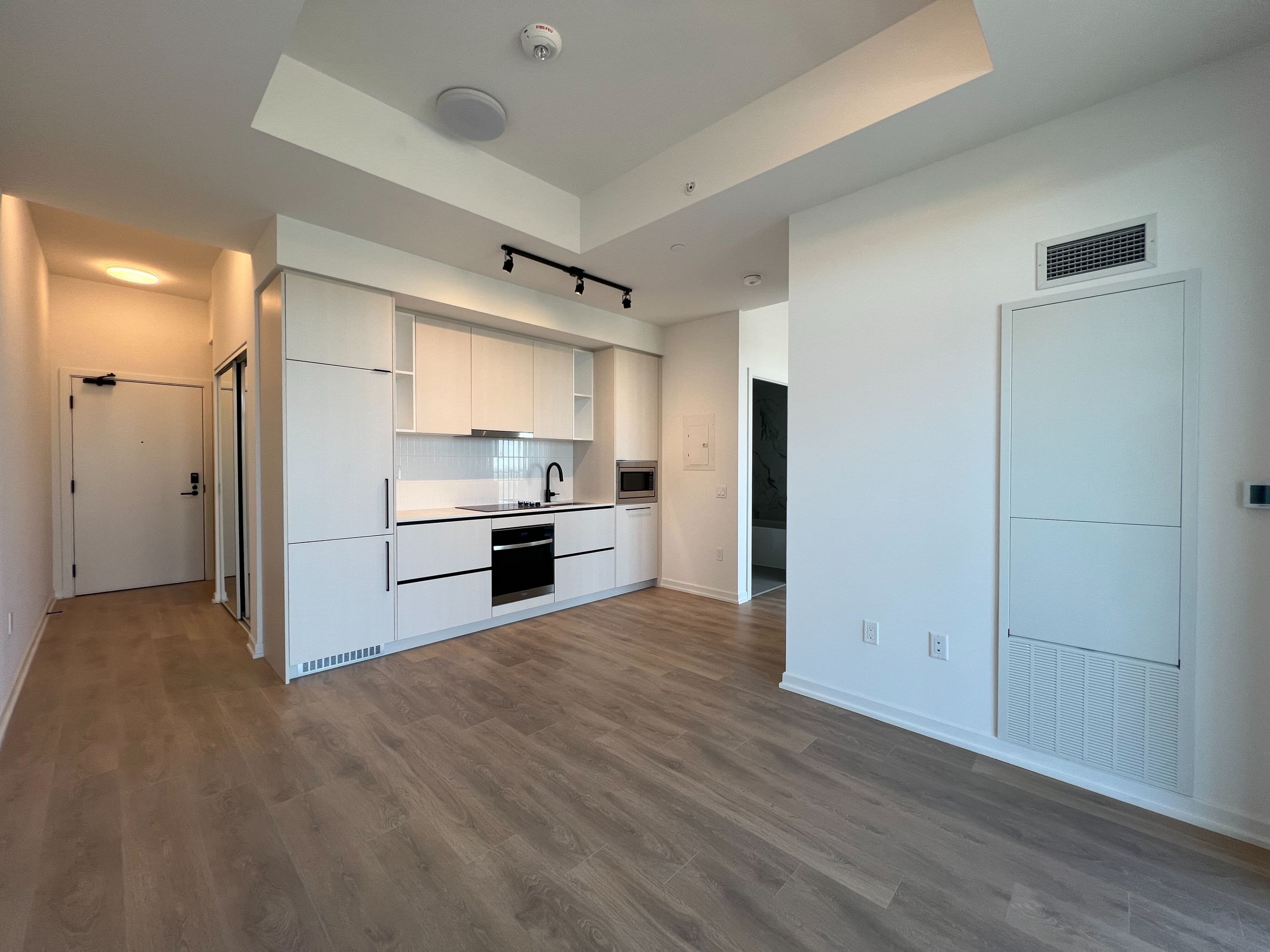 1285 Dupont Street 2205, Toronto W02, ON M6H 0E3