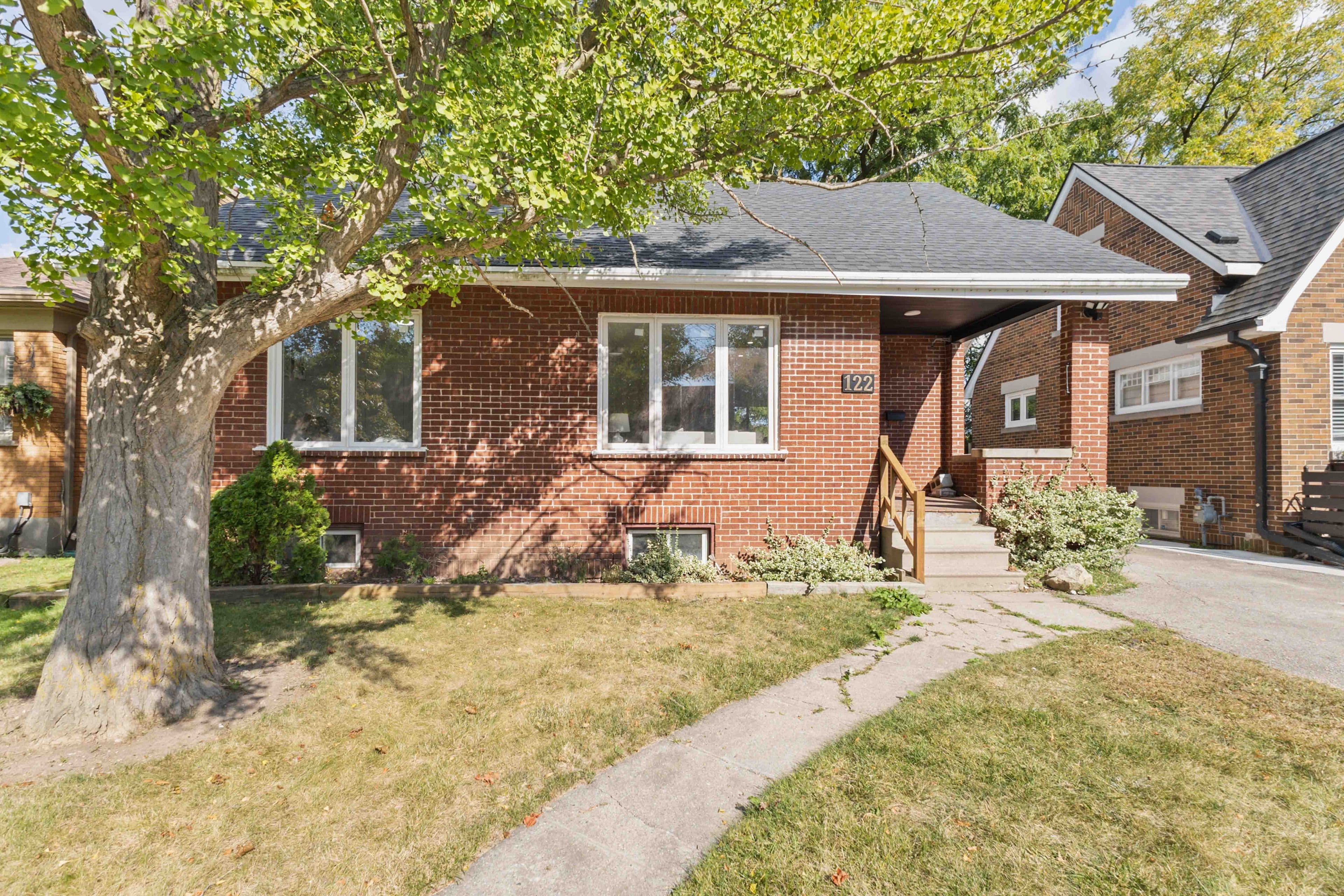 122 Windsor Crescent, London South, ON N6C 1V8