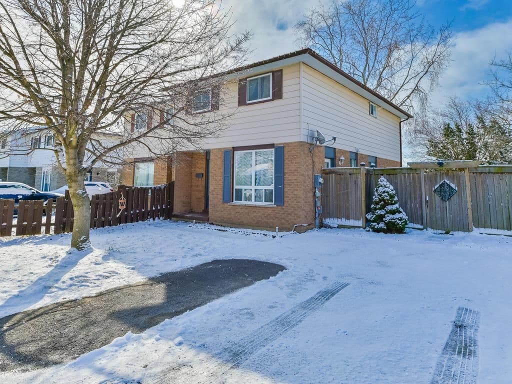 7 Loscombe Drive, Clarington, ON L1C 3S8