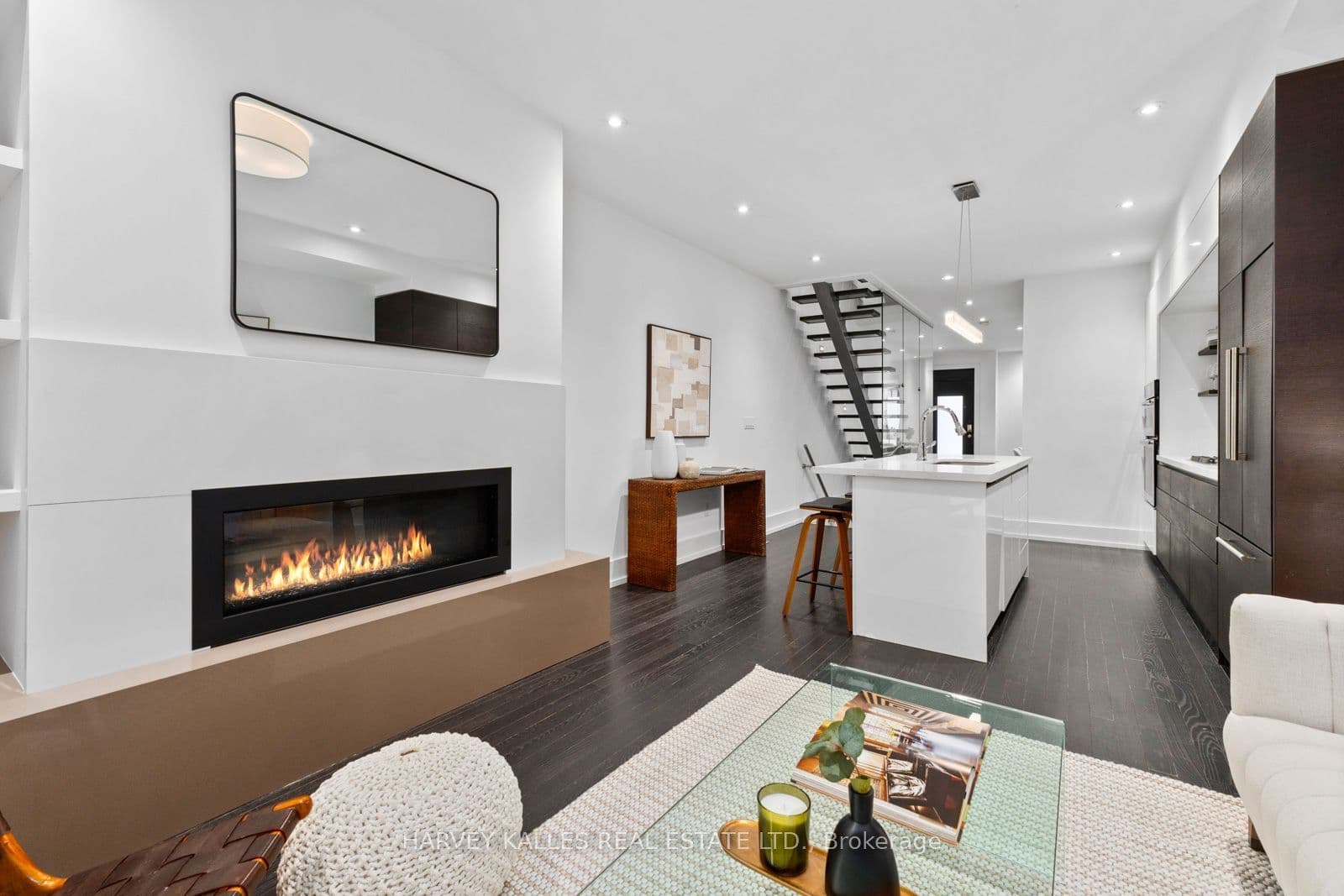 5A Sylvan Avenue, Toronto C01, ON M6H 1G2