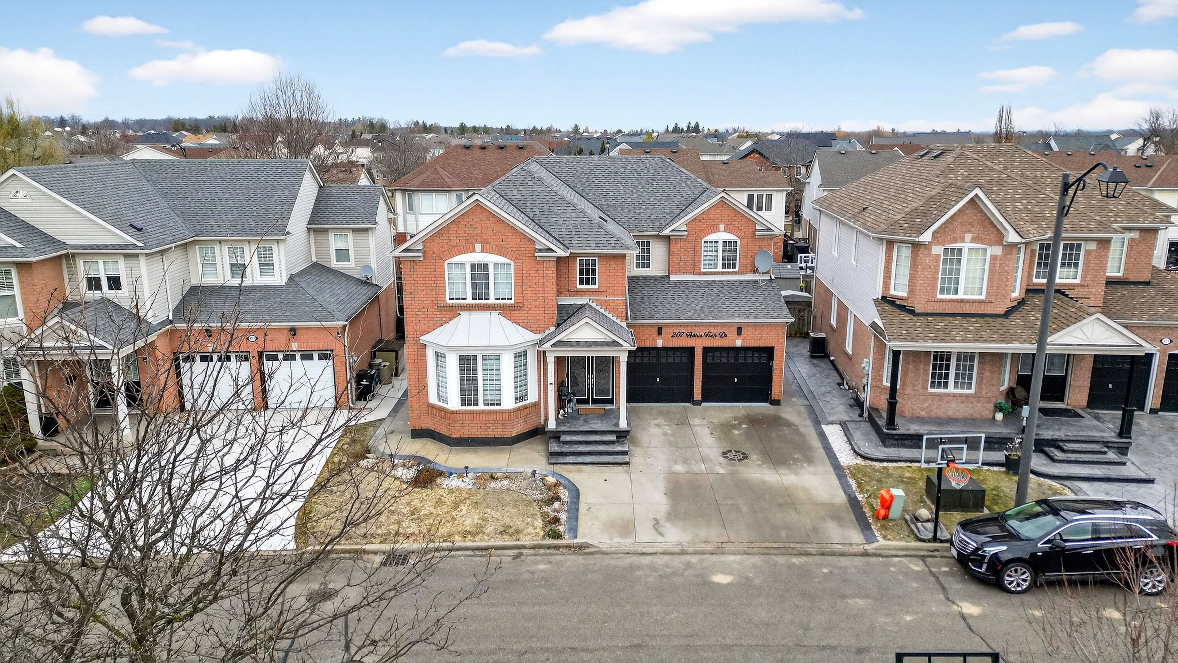 207 Arthur Fach Drive, Cambridge, ON N1T 2G2