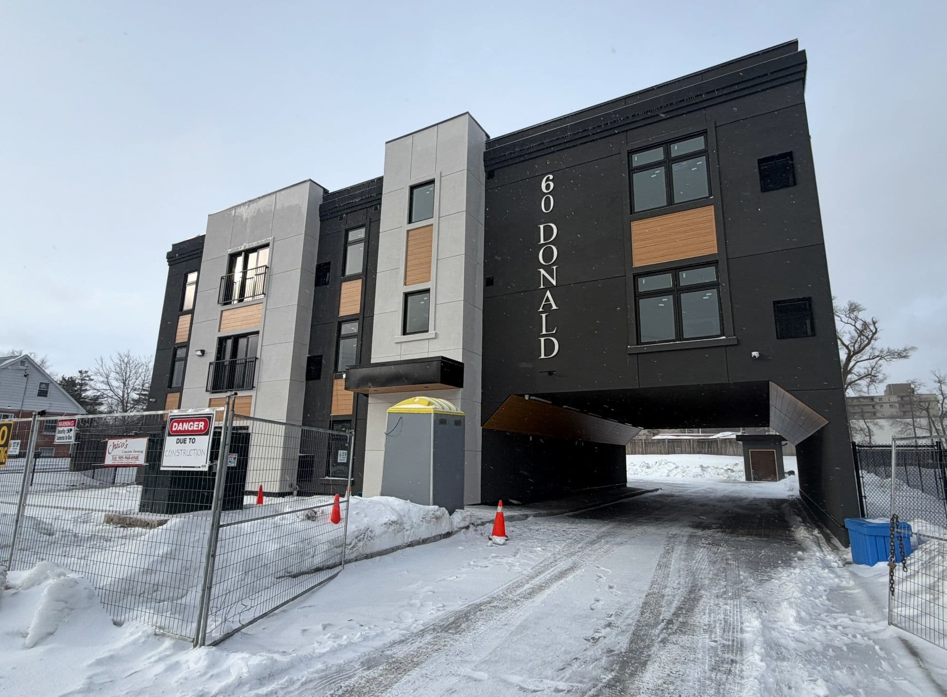 60 Donald Street 304, Barrie, ON L4N 1E3