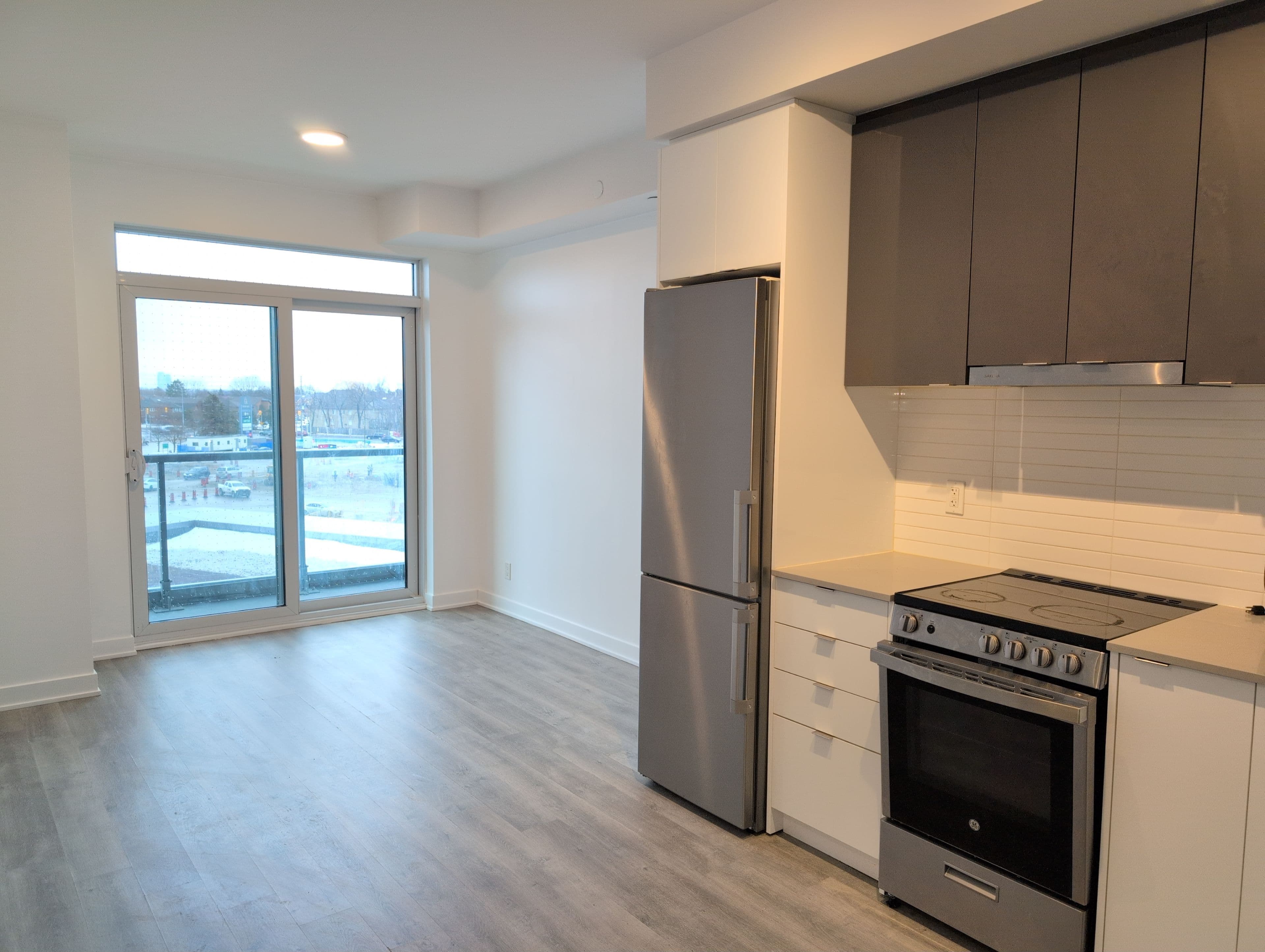 50 Upper Mall Way B-0330, Vaughan, ON L4J 0L8