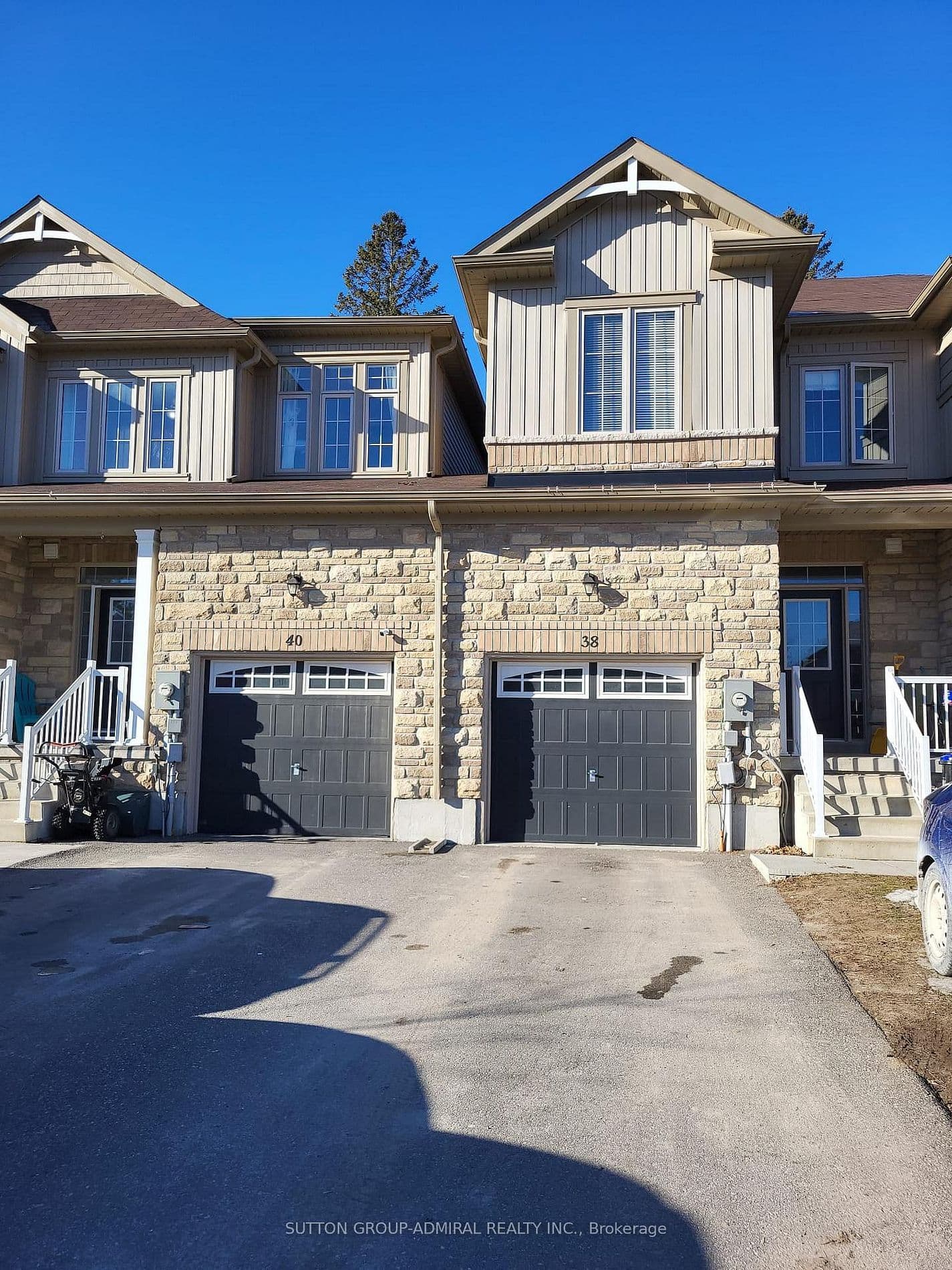 38 Greenwood Drive, Essa, ON L4M 1B4