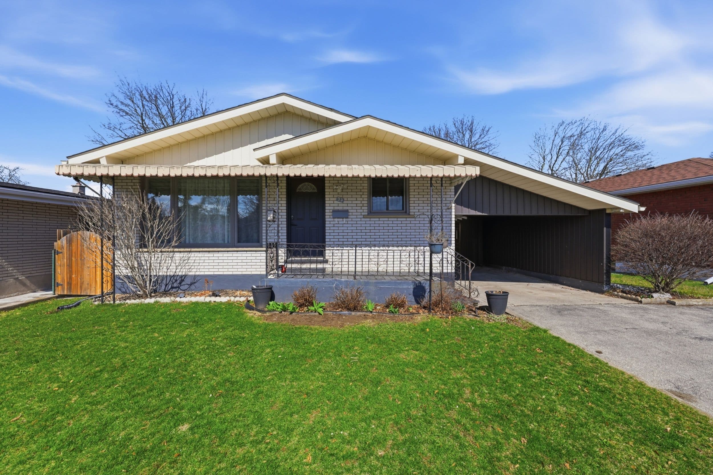 33 Buckingham Street, Brantford, ON N3R 3A9