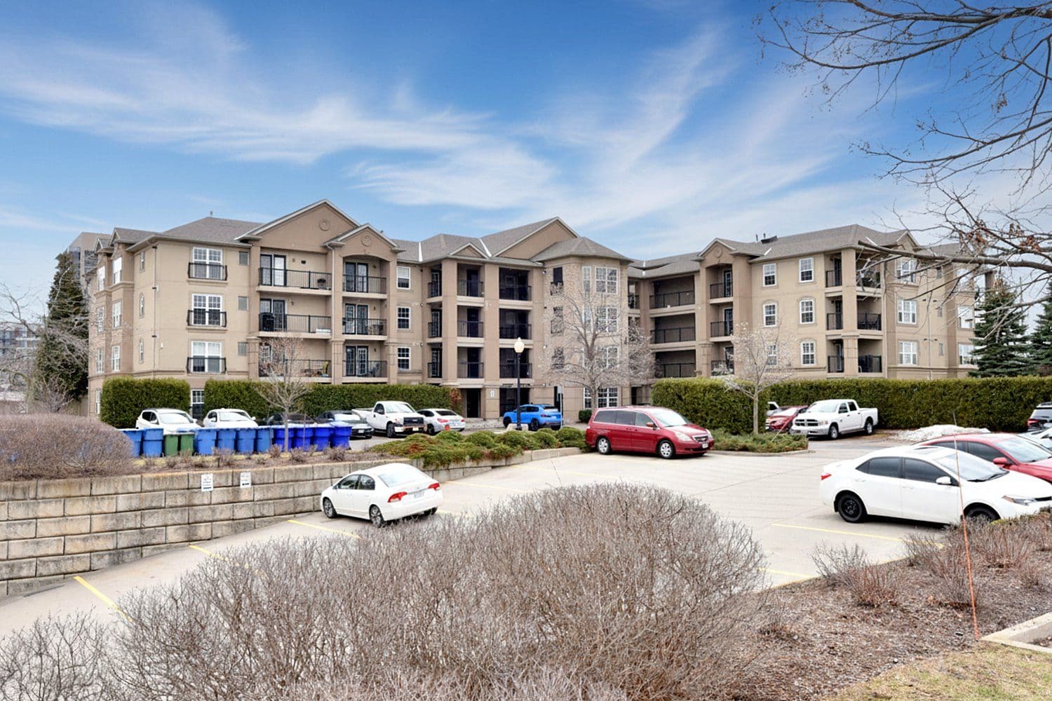 2045 Appleby Line 203, Burlington, ON L7L 7G9