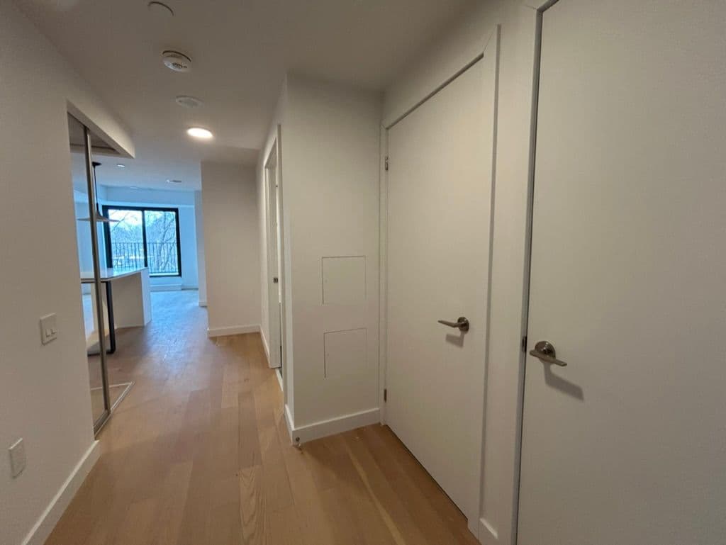 1720 Bayview Avenue 519, Toronto C10, ON M4G 3C4