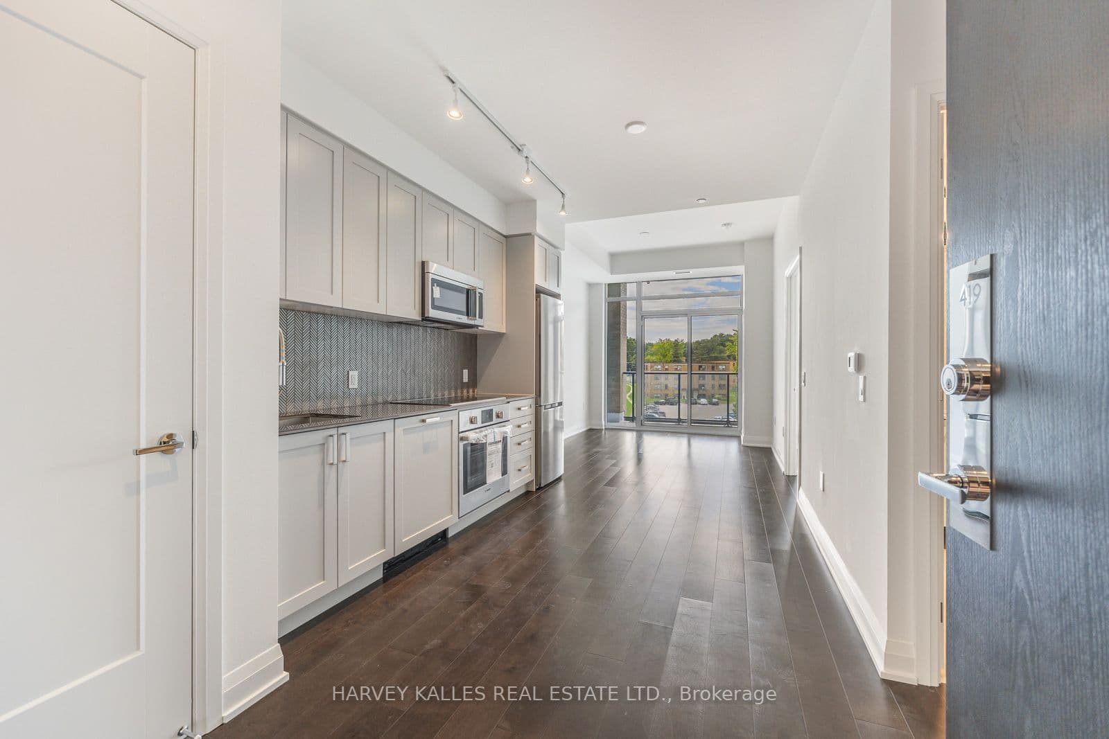 293 The Kingsway N/A 419, Toronto W08, ON M9A 0E8