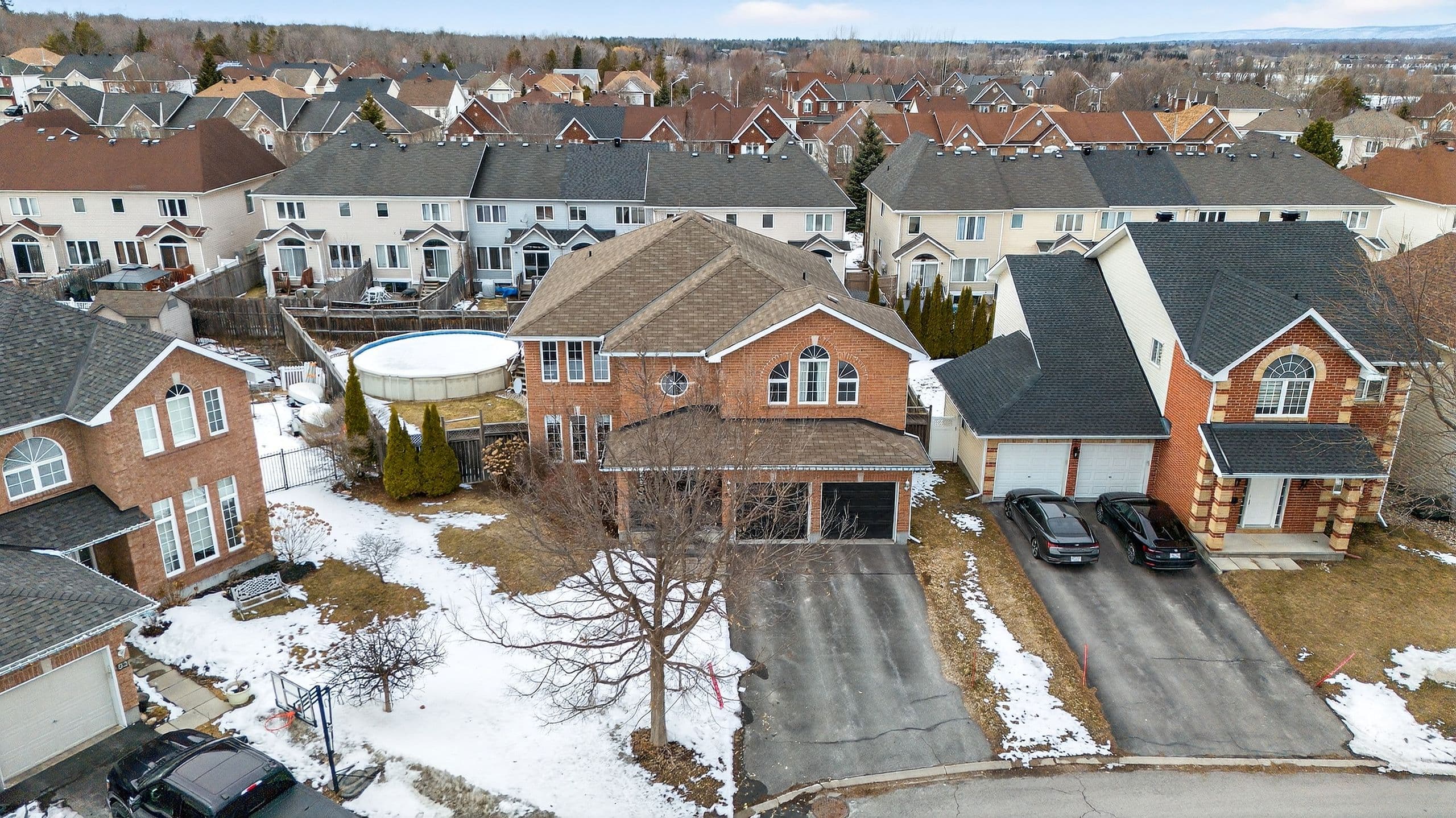 85 Woliston Crescent, Kanata, ON K2W 1G2