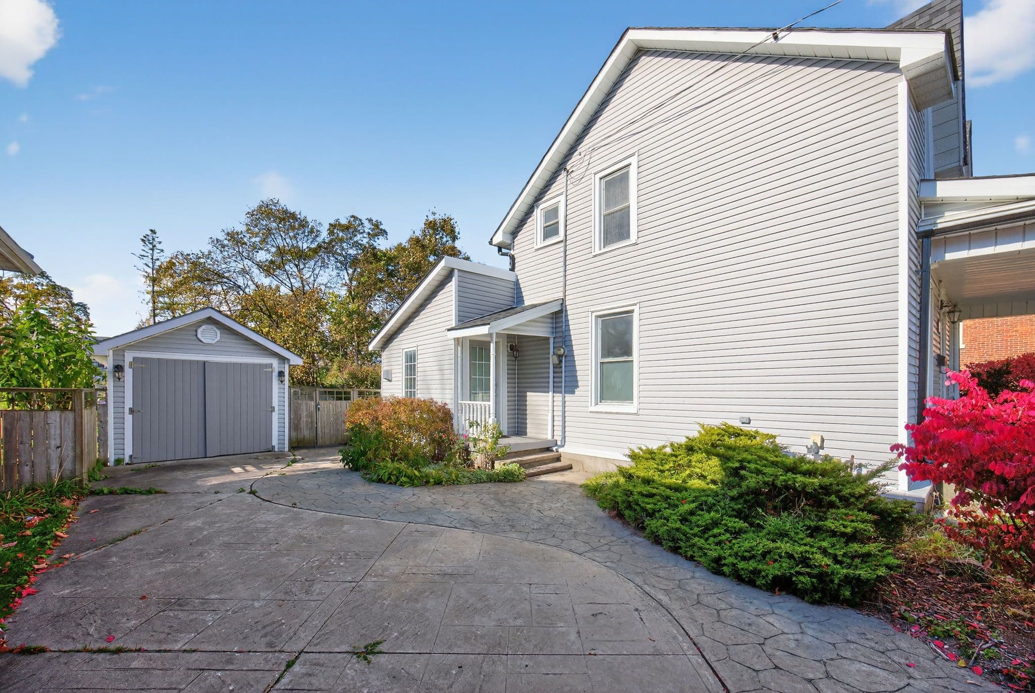 52 Parkside Drive, Barrie, ON L4N 1W9