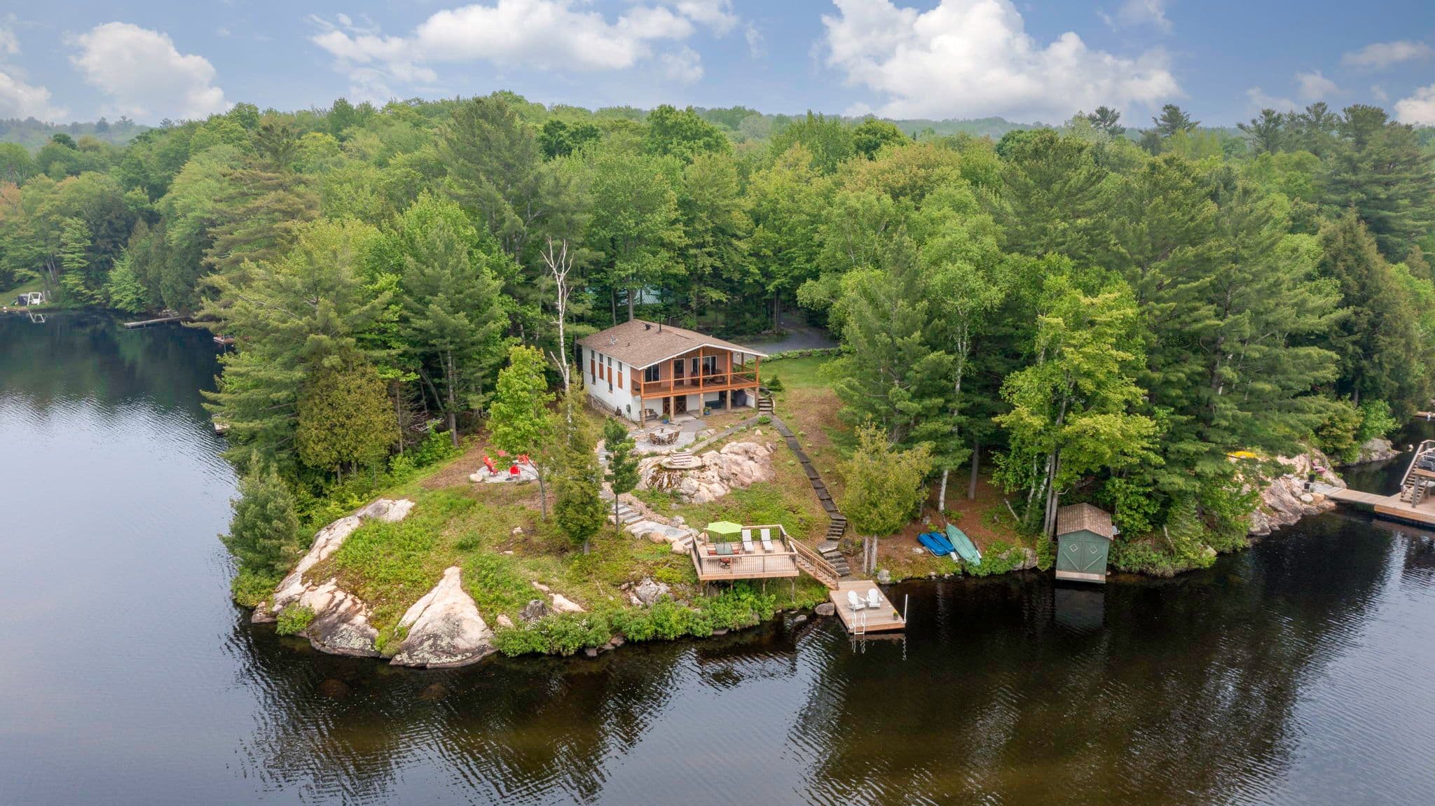 4 Mallard Lane, Lake of Bays, ON P0B 1A0
