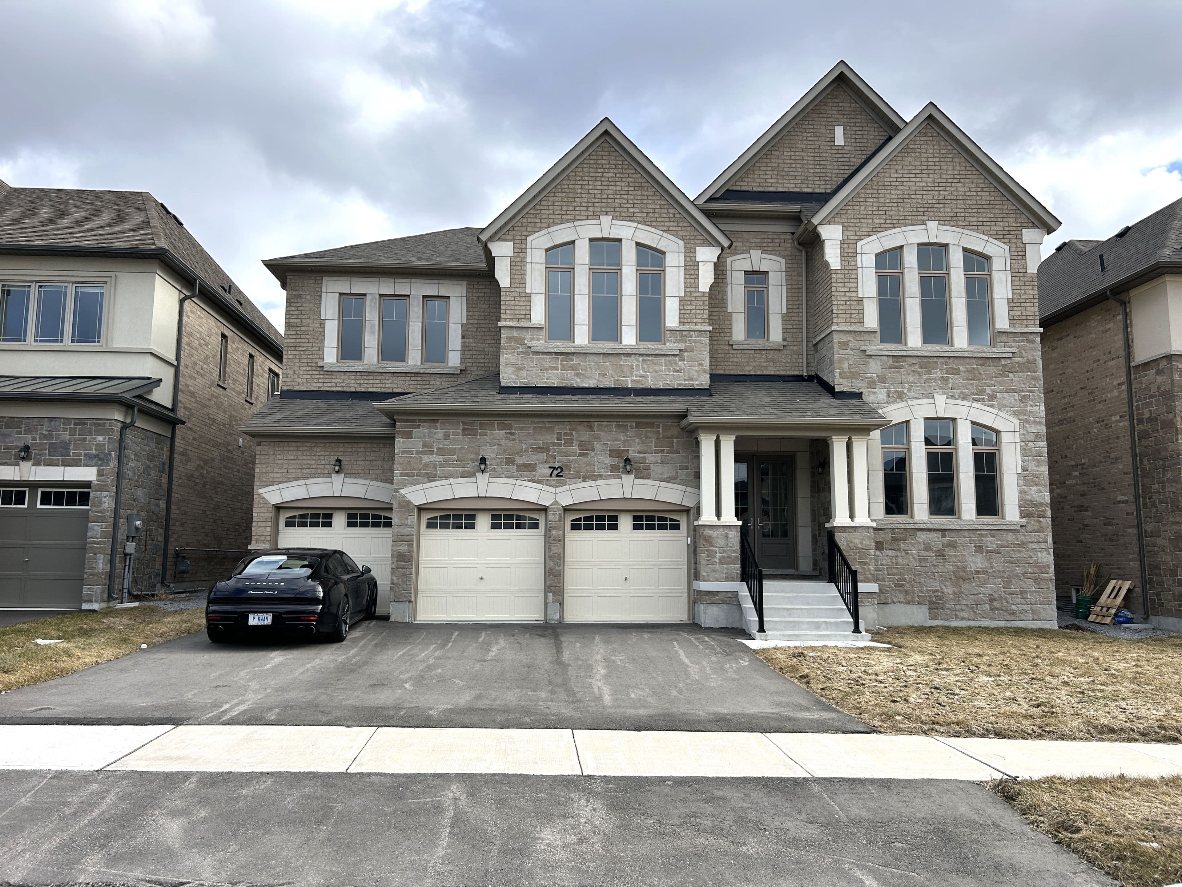 72 Silk Twist Drive, East Gwillimbury, ON L9N 0W4