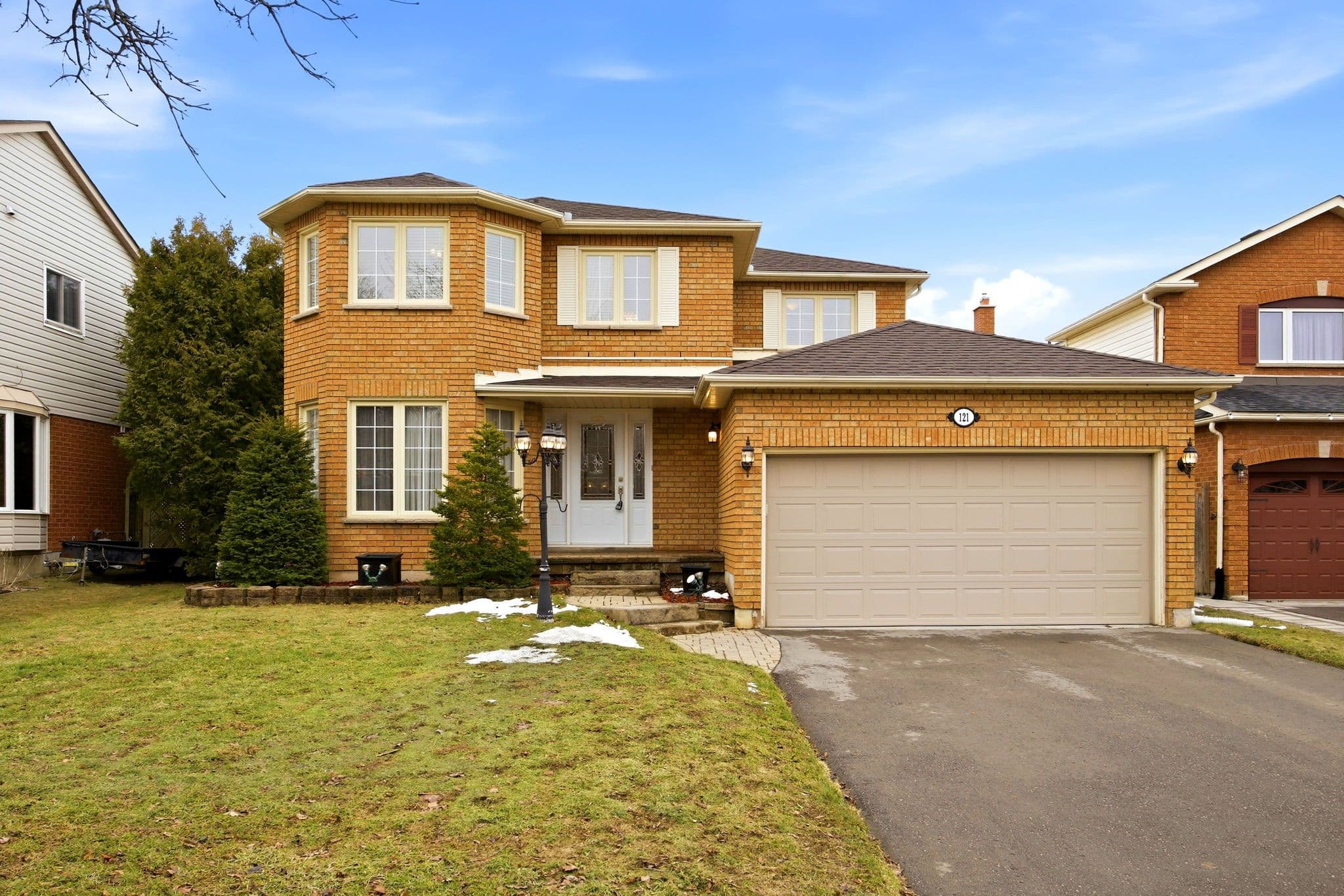 121 Glenabbey Drive, Clarington, ON L1E 2B7