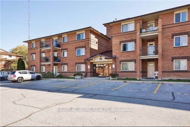 25 Meadow Lane 304, Barrie, ON L4N 7K2