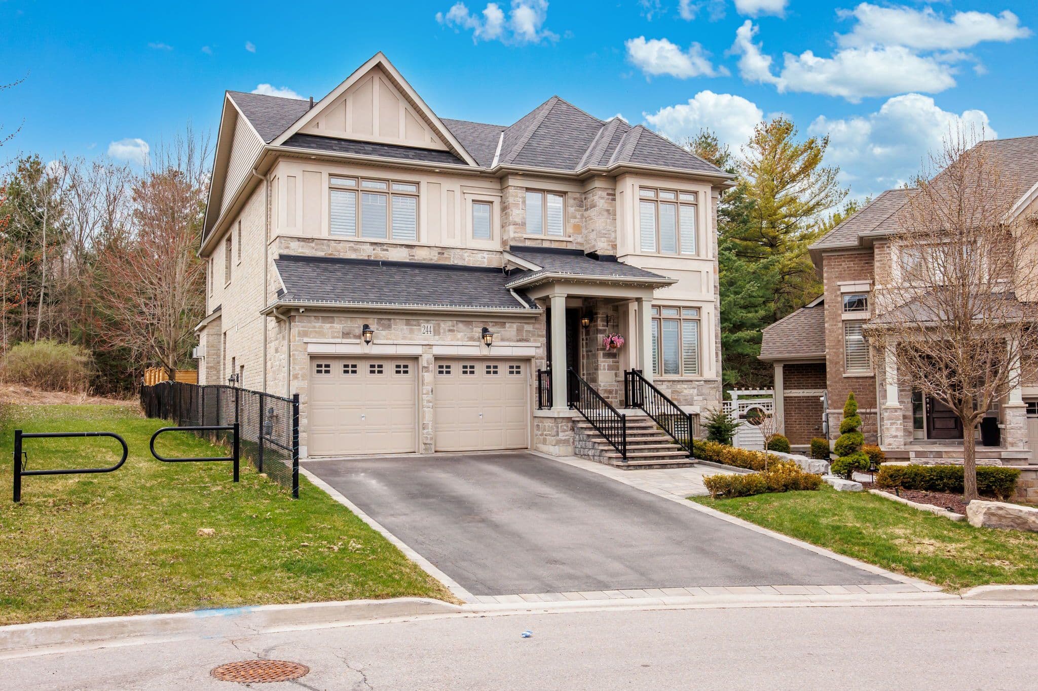 244 Frederick Curran Lane, Newmarket, ON L3X 0B9