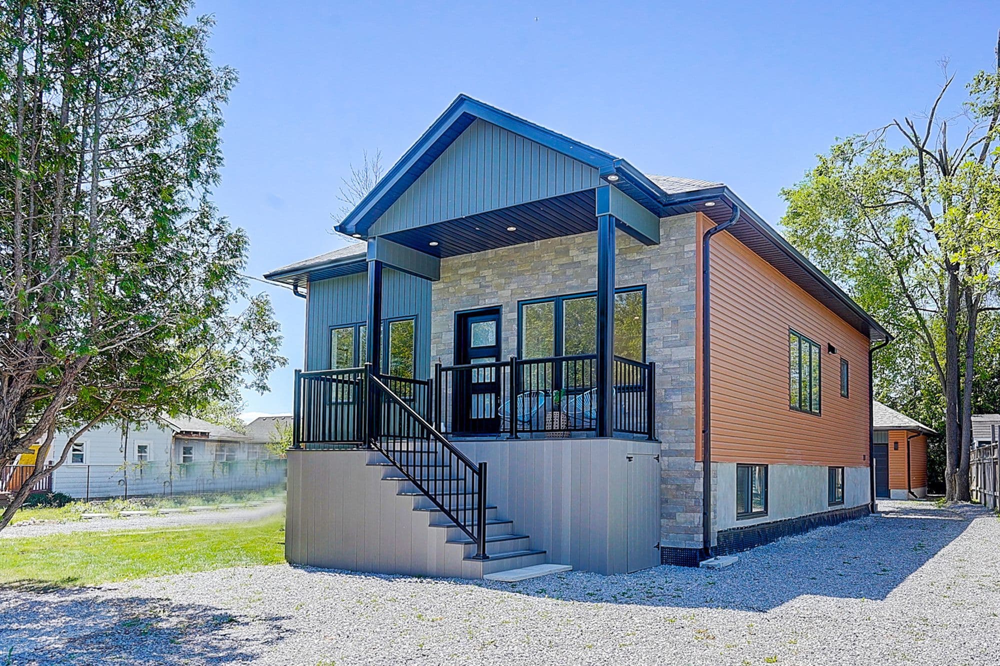 15 Farley Circle, Georgina, ON L0E 1S0