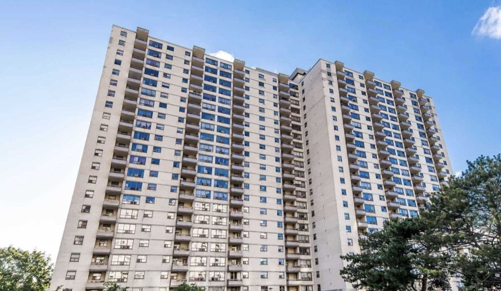 390 Dixon Road 1603, Toronto W09, ON M9R 1T4