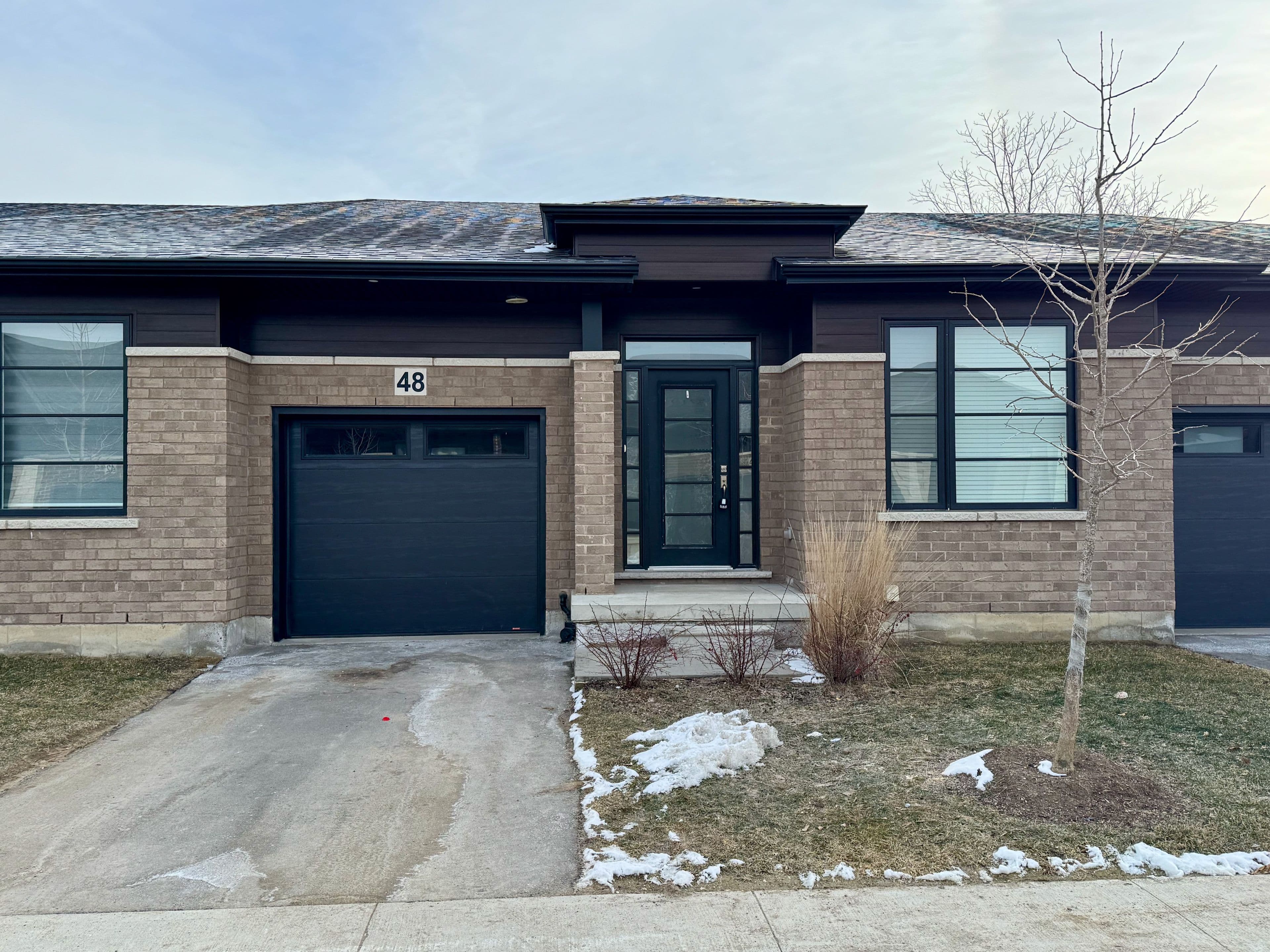 550 Grey Street 48, Brantford, ON N3S 0C4