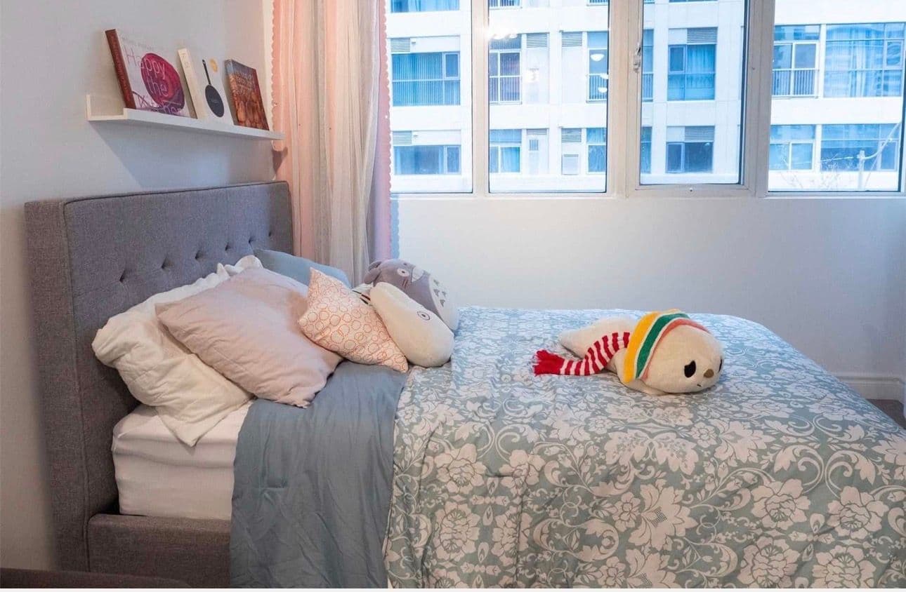 555 Yonge Street 205, Toronto C08, ON M4Y 1Y7