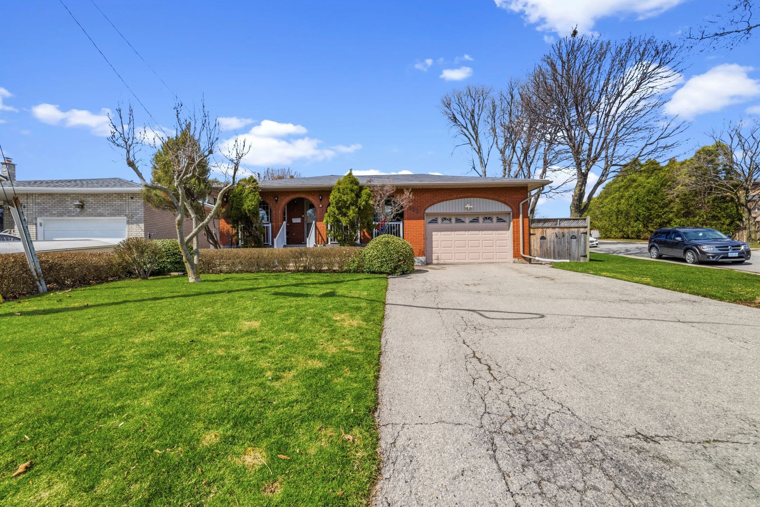 122 Green Cedar Drive, Hamilton, ON L9C 6W6