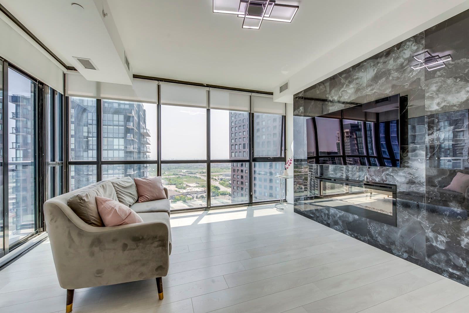 2916 Highway 7 Road 3202, Vaughan, ON L4K 0K6