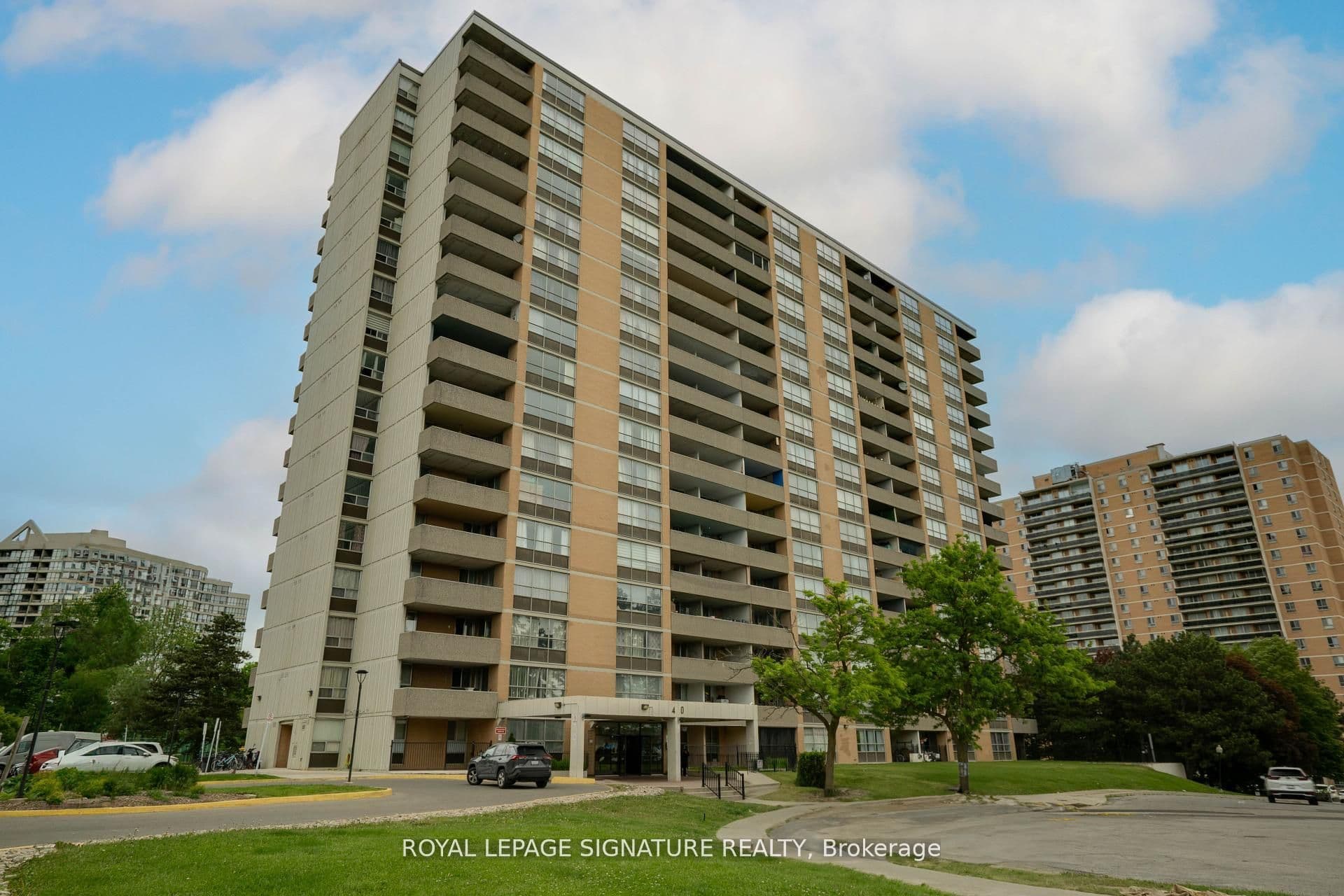 40 Panorama Court 1411, Toronto W10, ON M9V 4M1