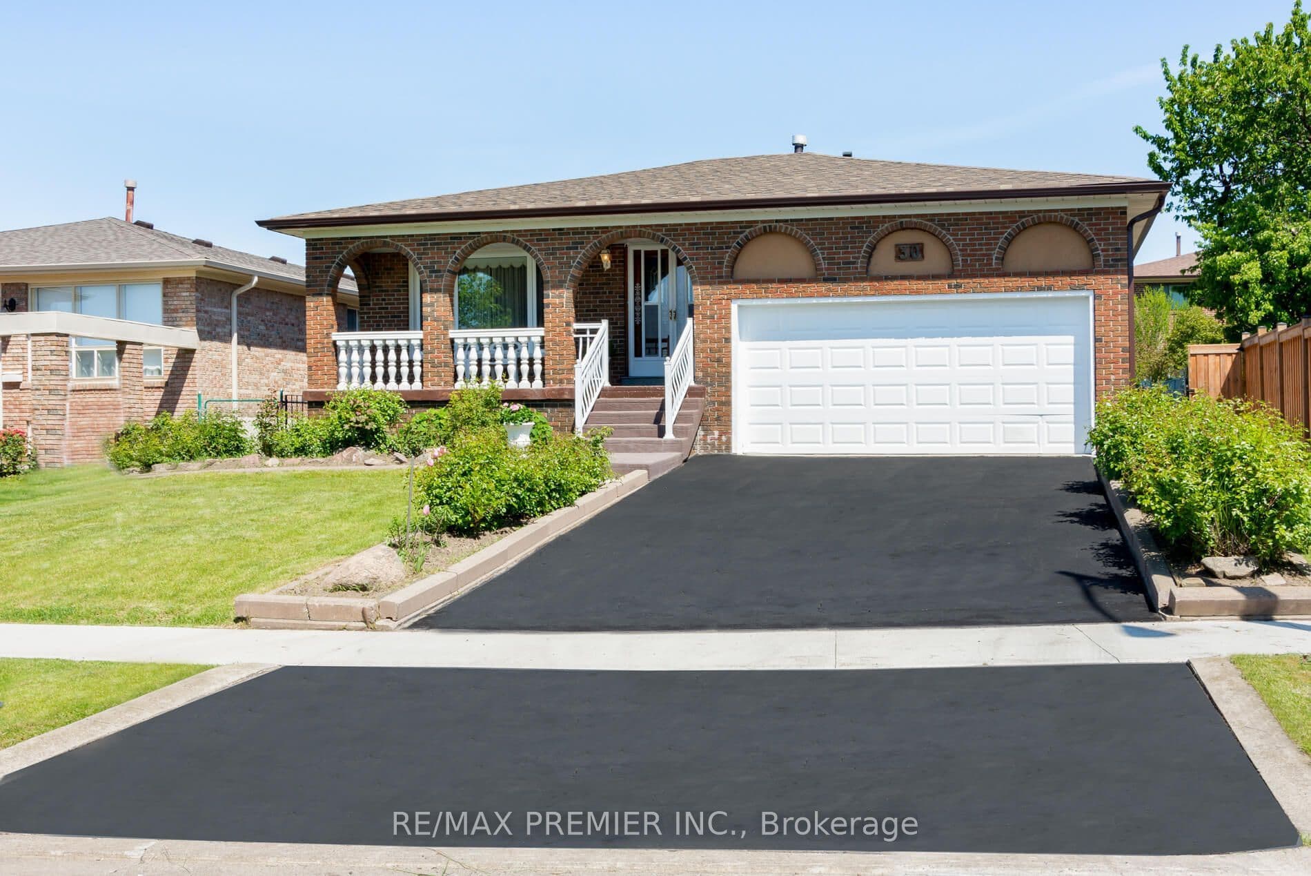 30 Lewis Drive Bsmt B, Vaughan, ON L4L 2B6