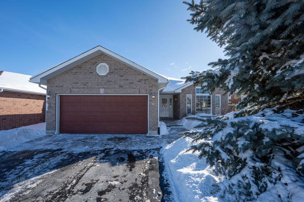 5 Simcoe Drive, Belleville, ON K8N 0N7