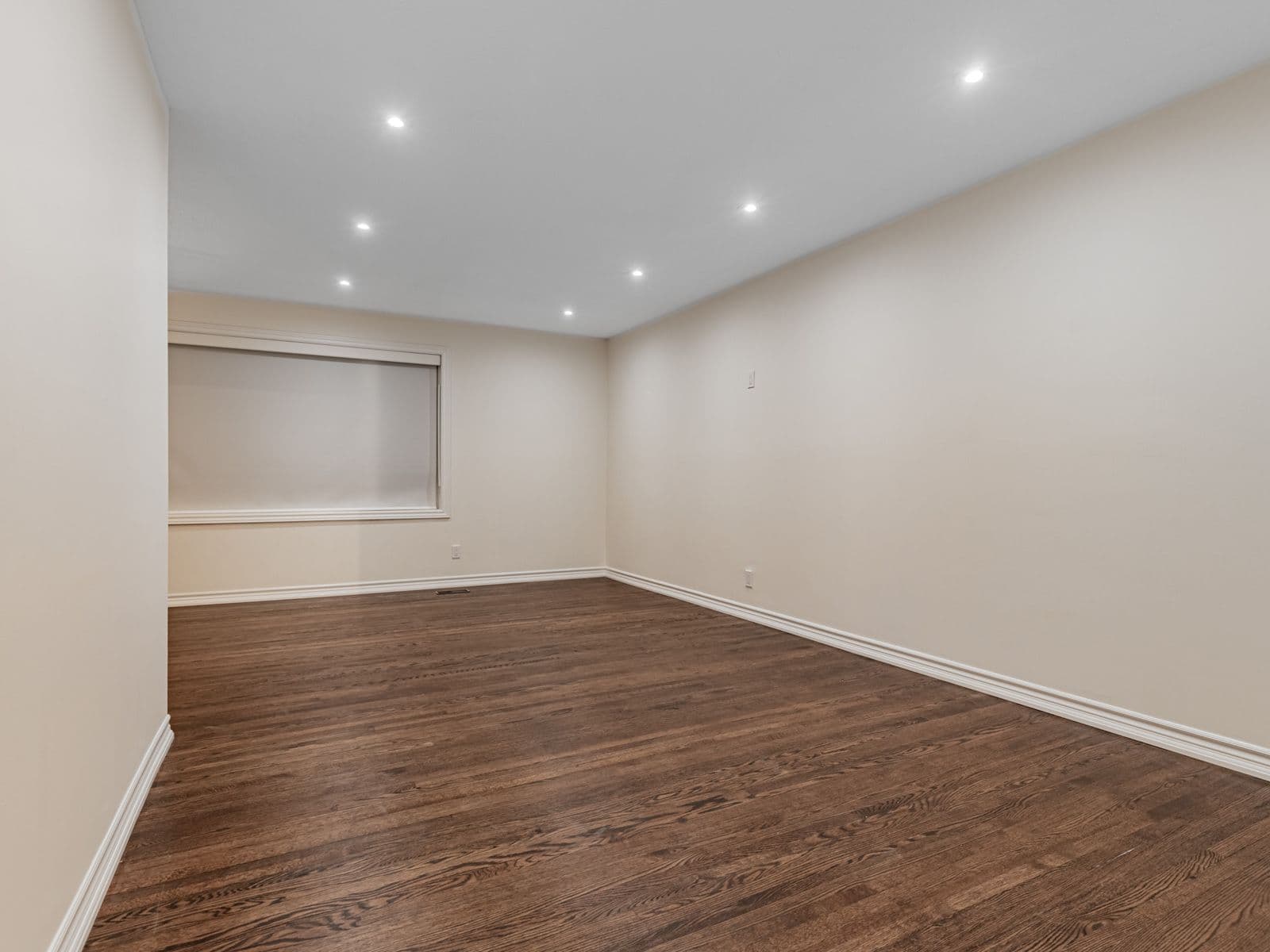 5 Rochelle Crescent, Toronto C15, ON M2J 1Y3